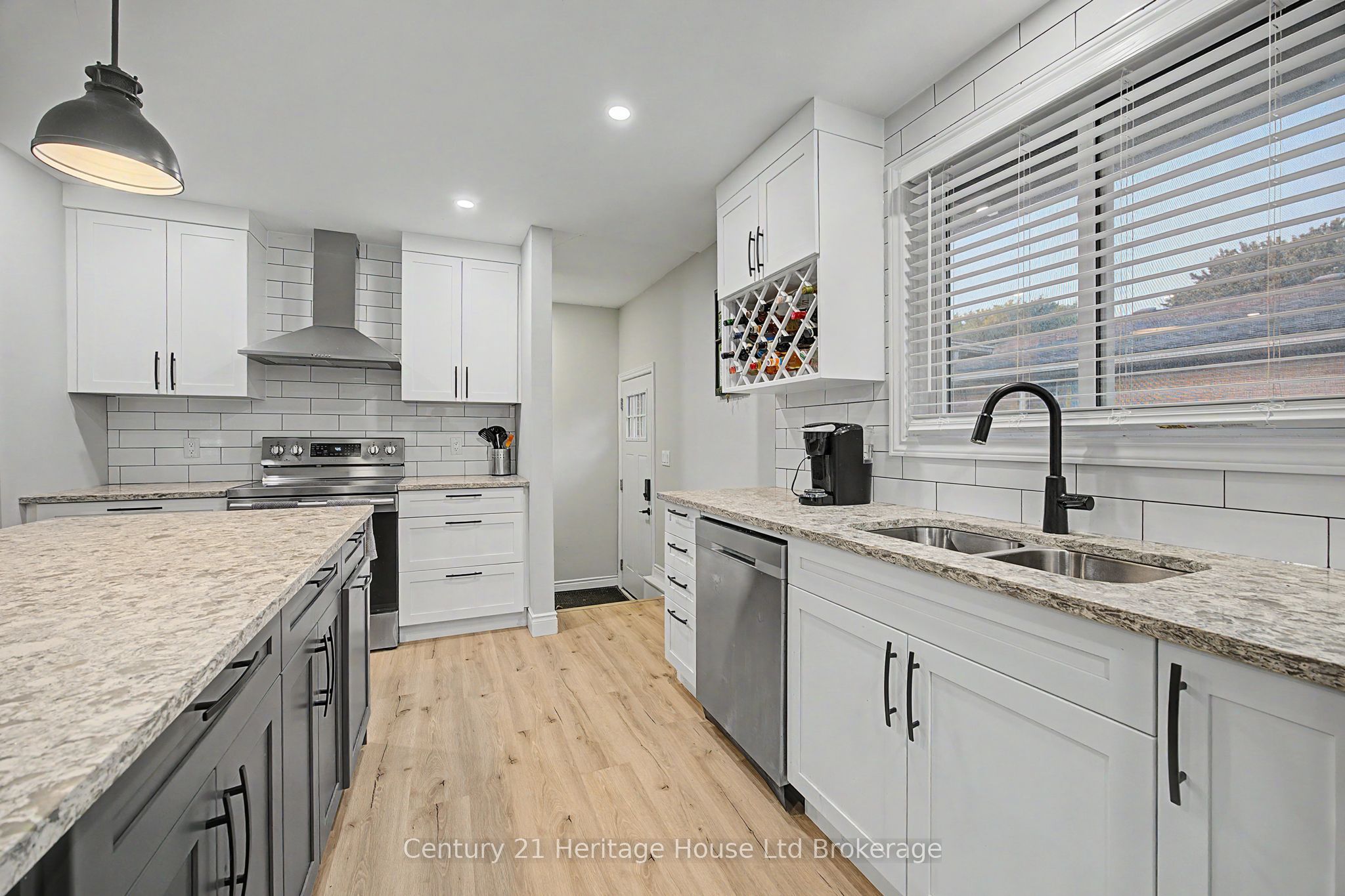34 Centennial Avenue, Tillsonburg, ON N4G 4R6 photo 5