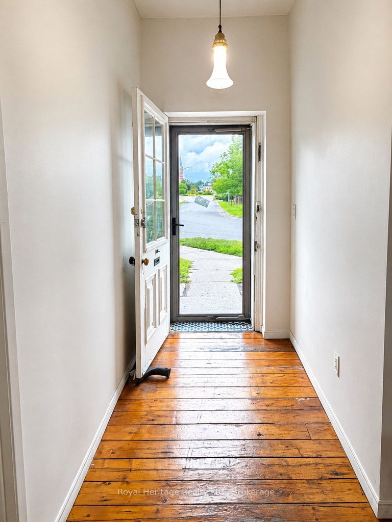 6 Willard Street, Belleville, ON K8P 1C5 photo 4