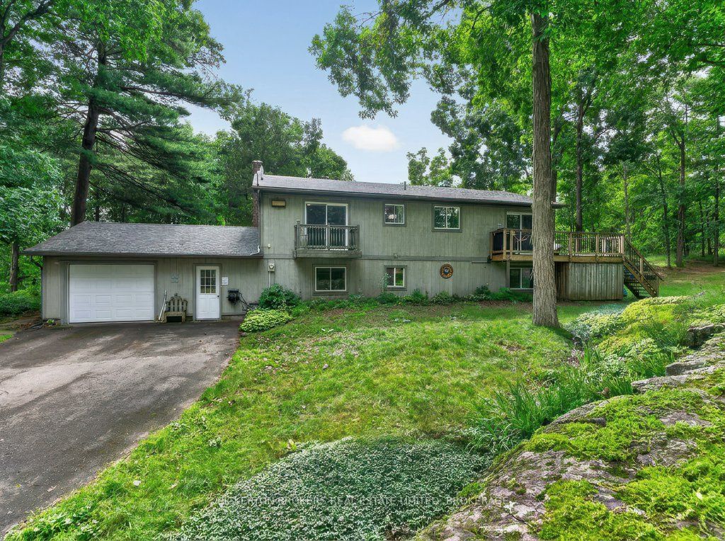 237 W Old River Road, Leeds and the Thousand Islands, ON K0E 1R0 photo 2