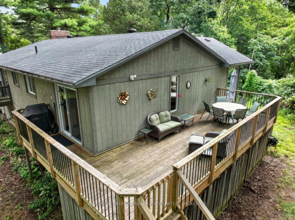 237 W Old River Road, Leeds and the Thousand Islands, ON K0E 1R0 photo 3