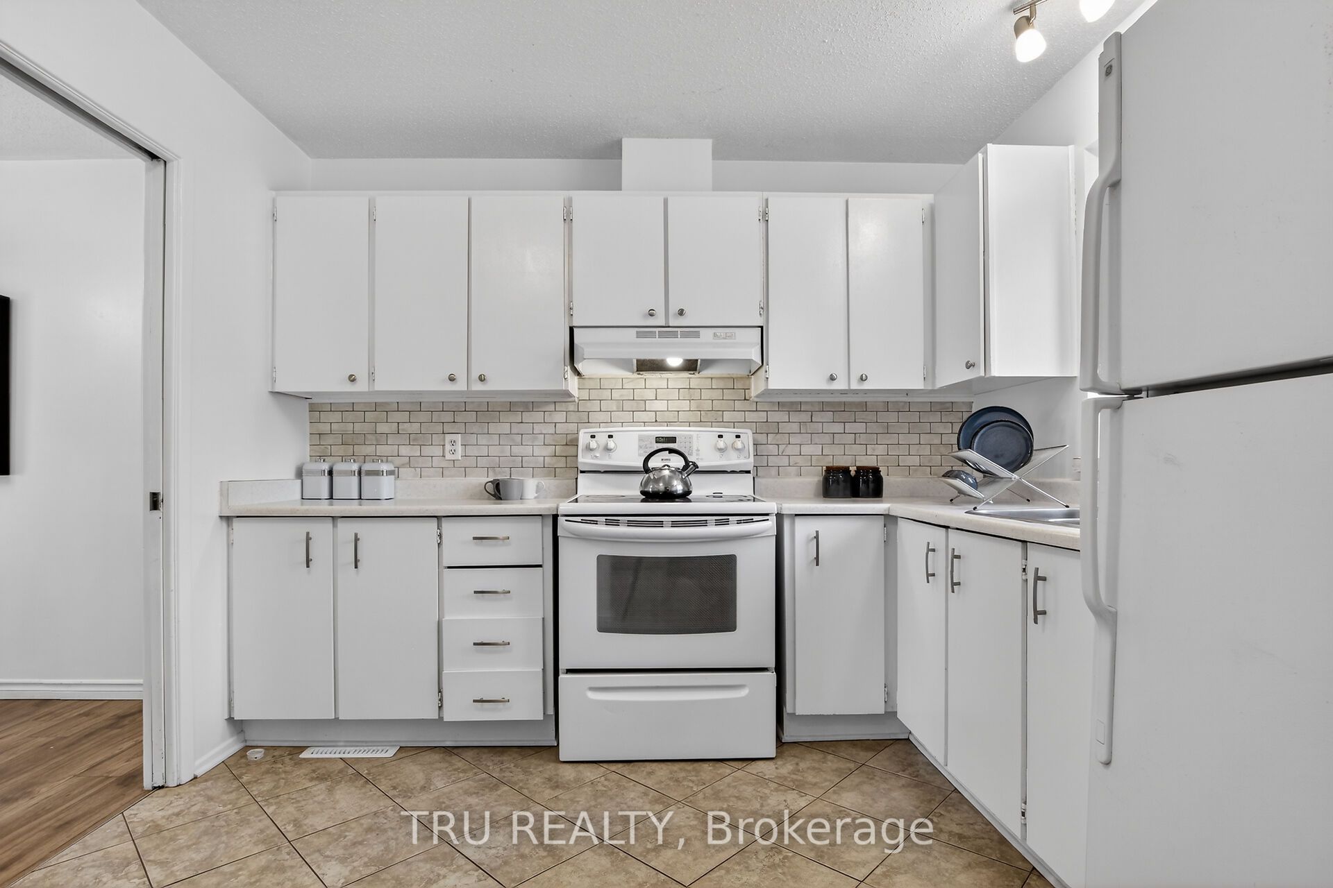 16-164 BARROW Crescent, Kanata, ON K2L 2J1 photo 5