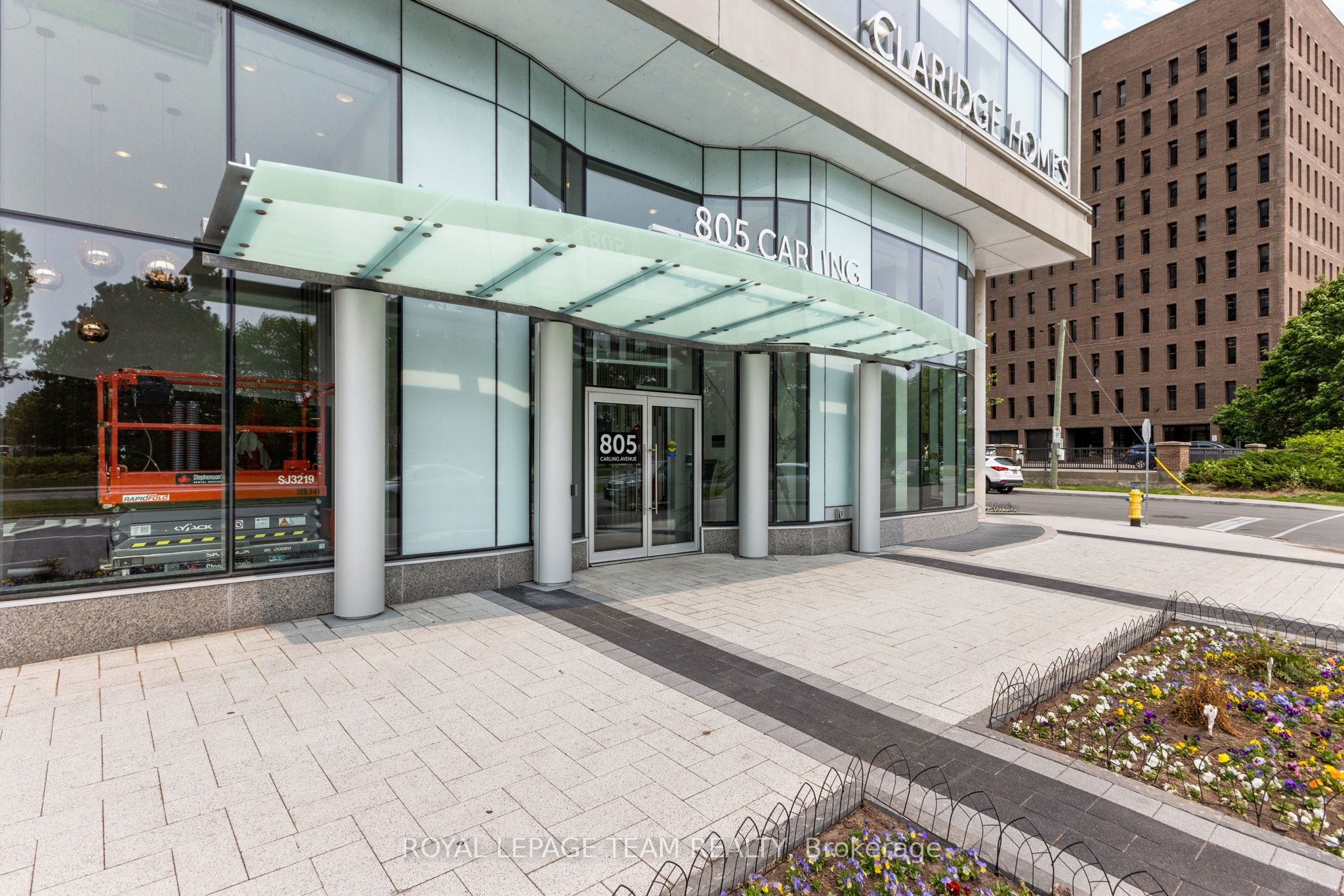 805 Carling Avenue 901, Dows Lake - Civic Hospital and Area, ON K1S 5W9