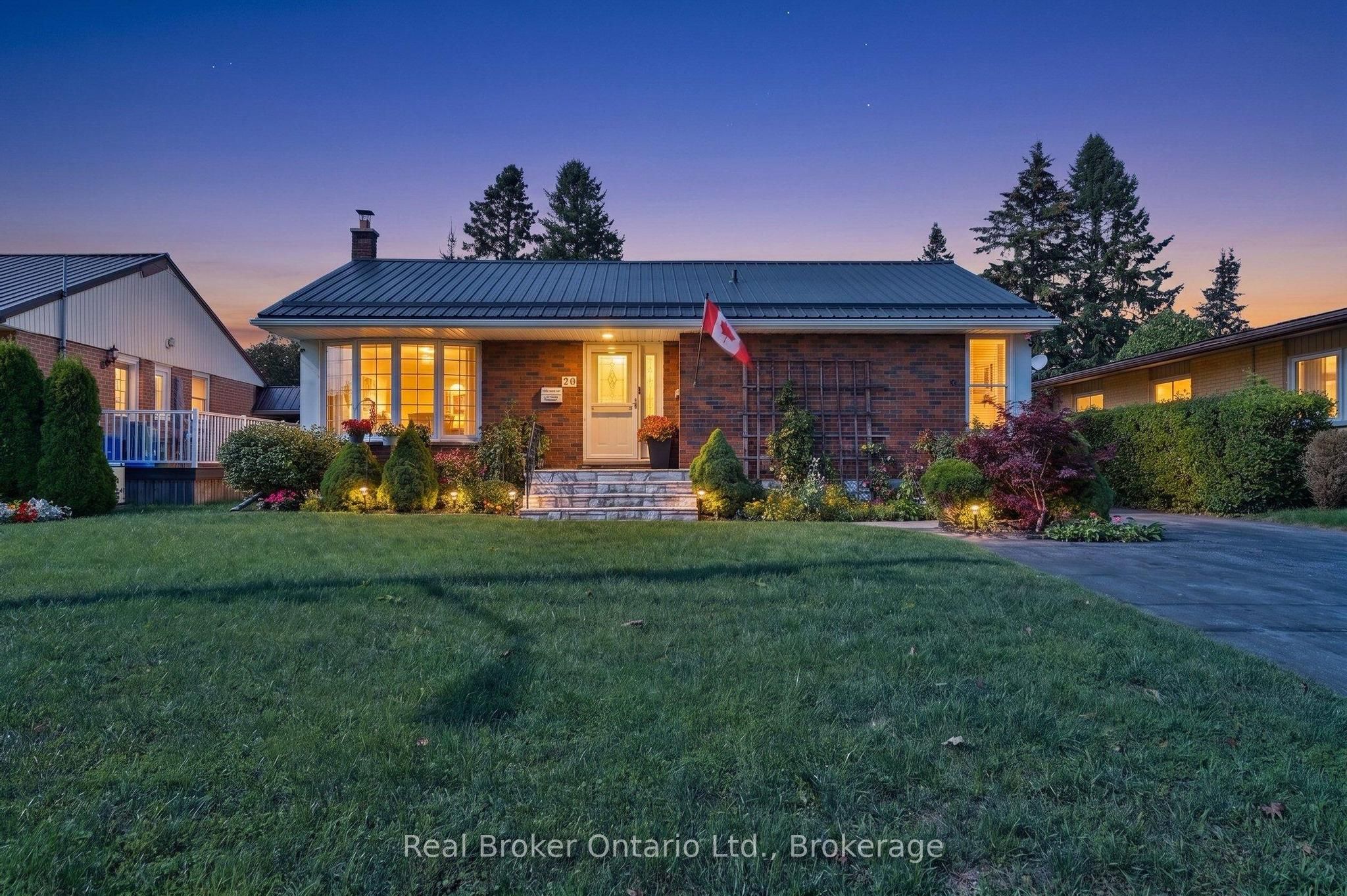 20 Freeman Drive, Port Hope, ON L1A 2C7