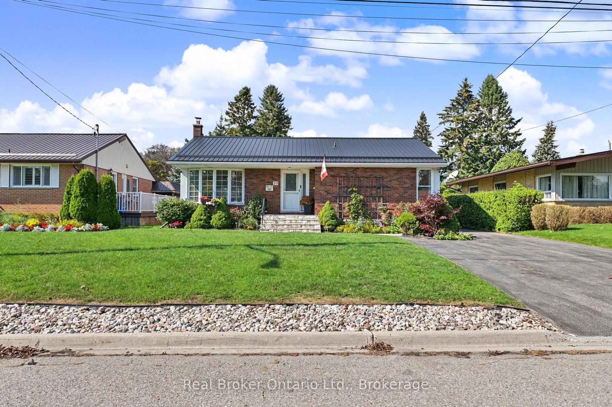 20 Freeman Drive, Port Hope, ON L1A 2C7 photo 2