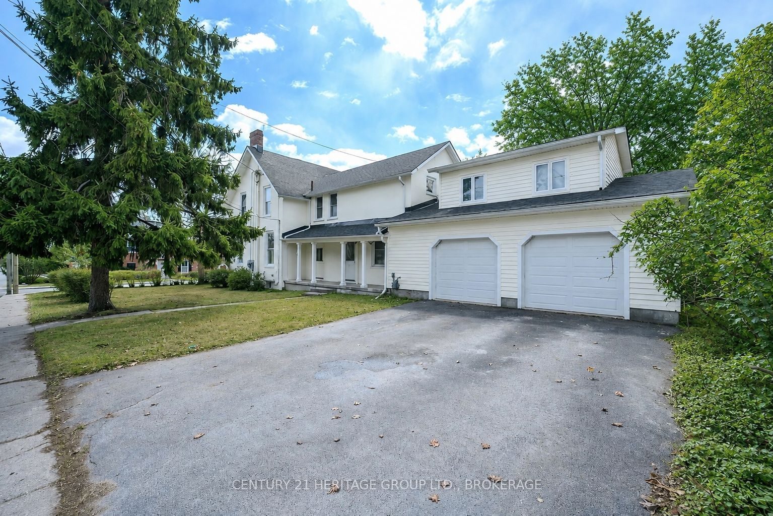 201 Bridge Street W, Greater Napanee, ON K7R 2E5 photo 3