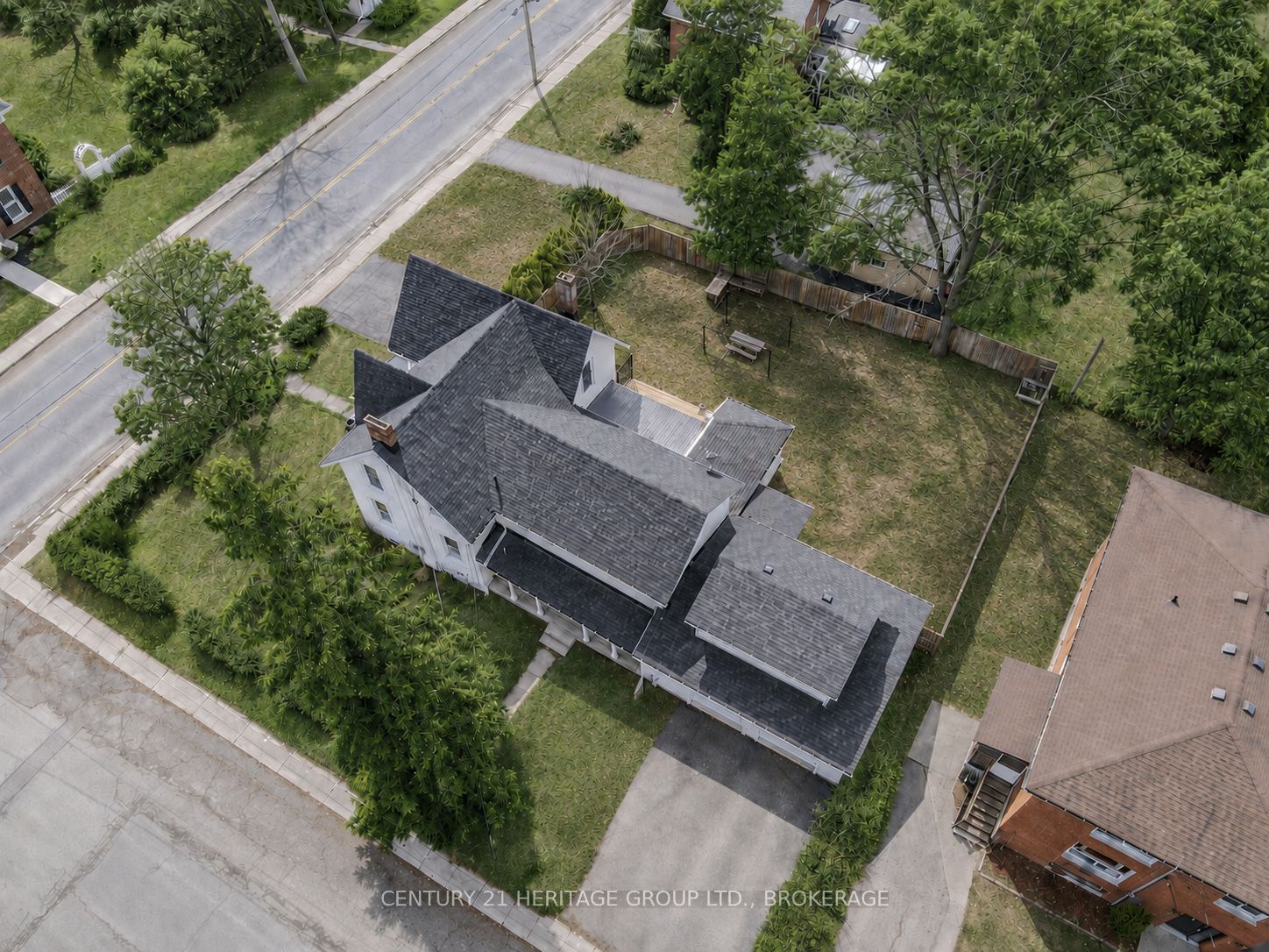 201 Bridge Street W, Greater Napanee, ON K7R 2E5 photo 4