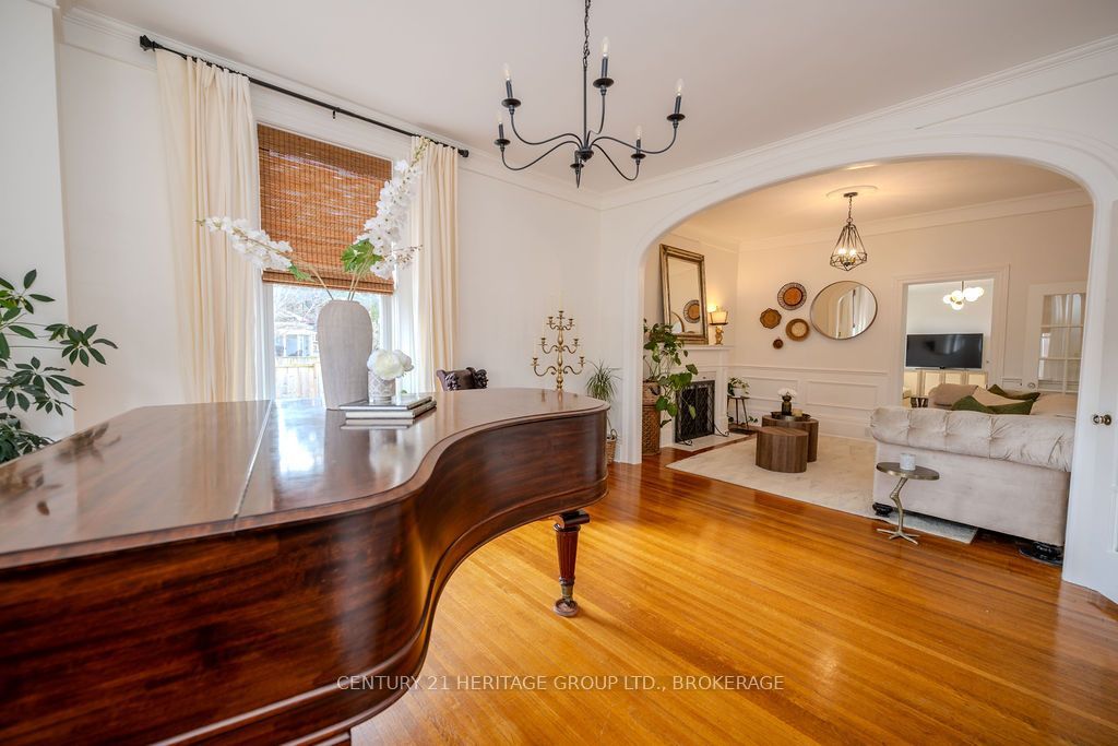 201 Bridge Street W, Greater Napanee, ON K7R 2E5 photo 5