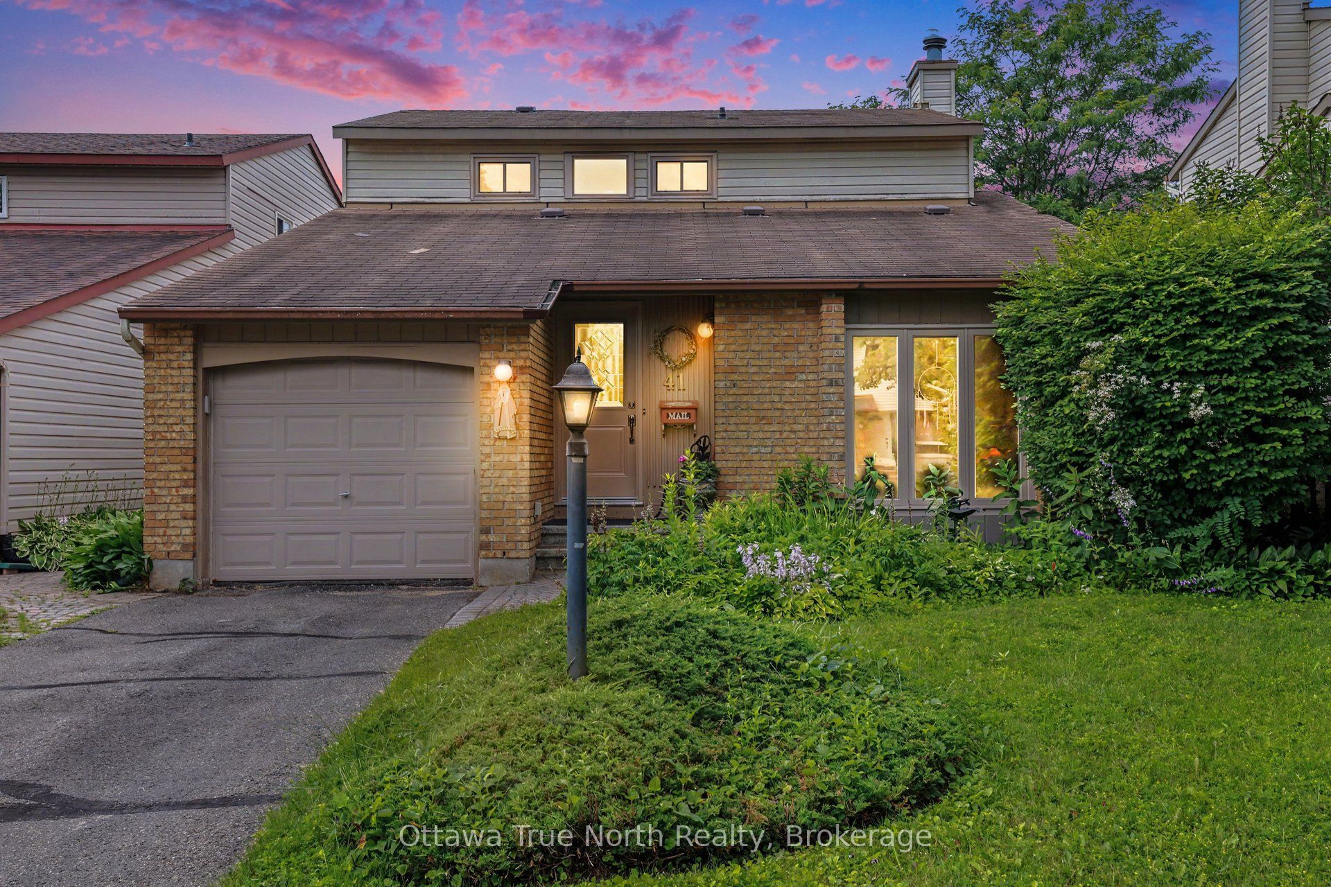 41 Aldgate Crescent, Barrhaven, ON K2J 2C8 photo 2