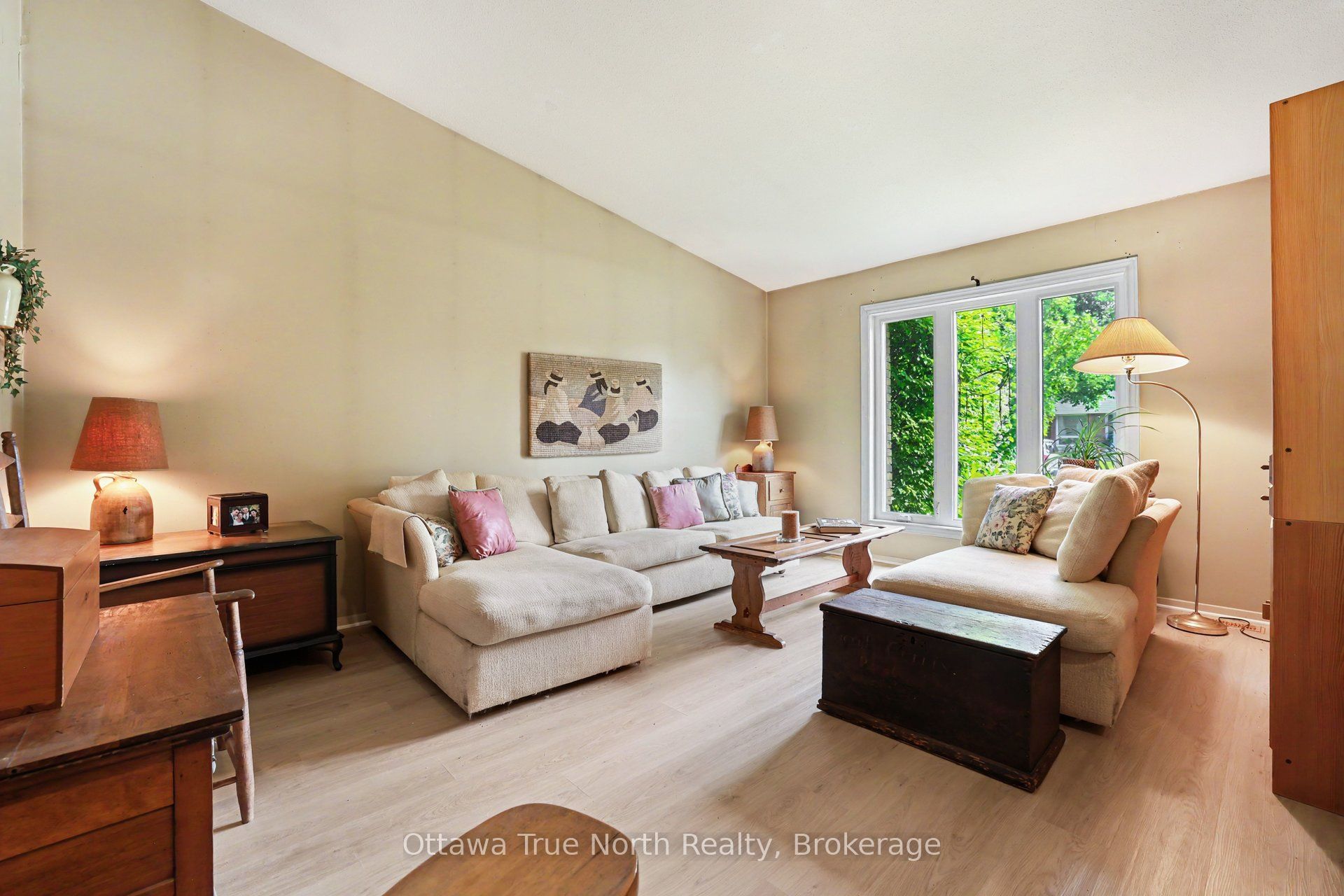 41 Aldgate Crescent, Barrhaven, ON K2J 2C8 photo 4