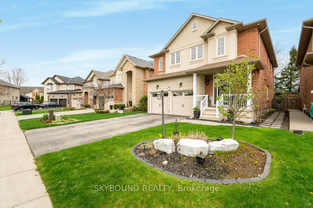 365 Valridge Drive, Hamilton, ON L9G 0B1 photo 2
