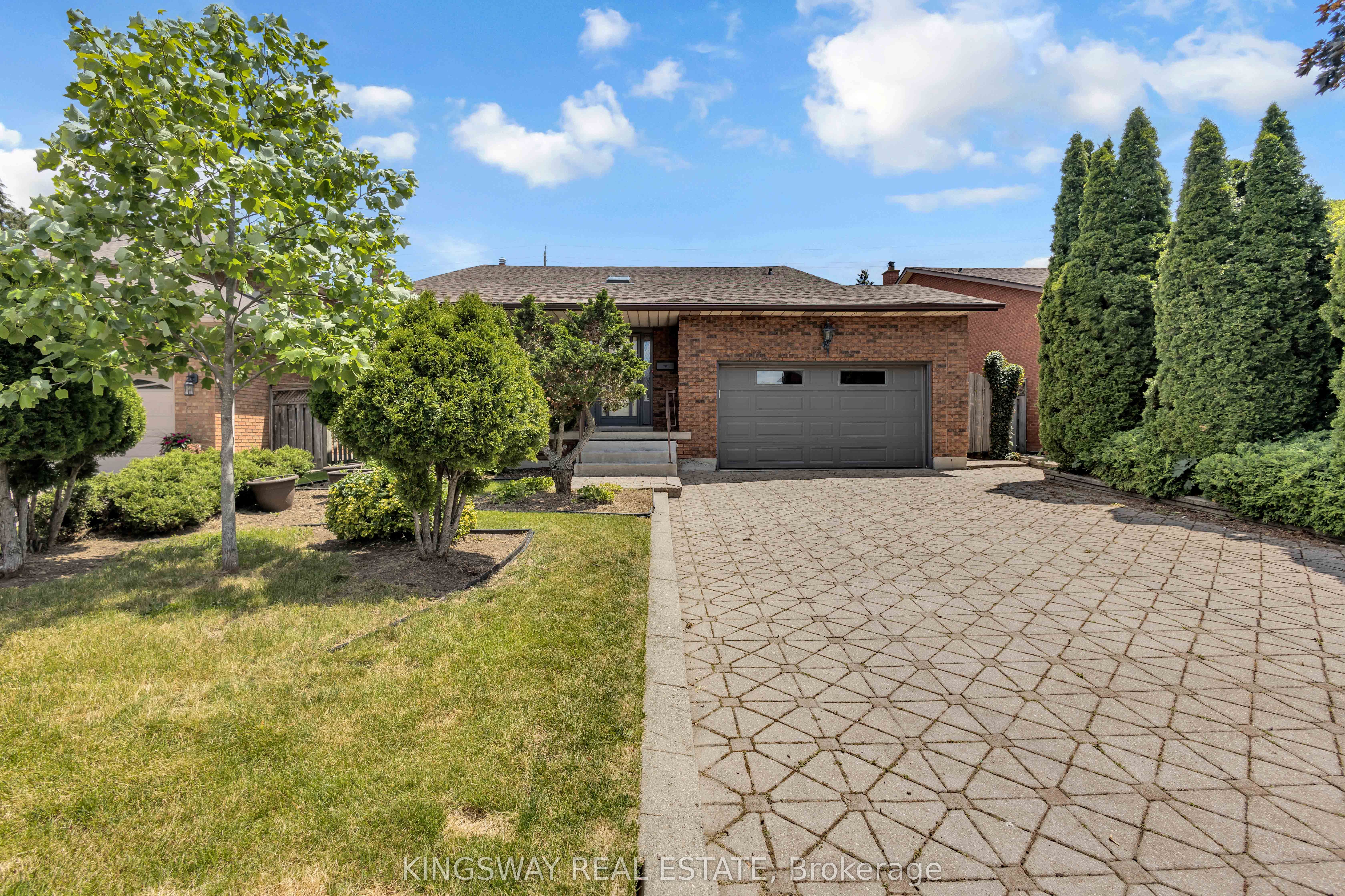 56 Ben Tirran Crescent, Hamilton, ON L8G 4V7 photo 3