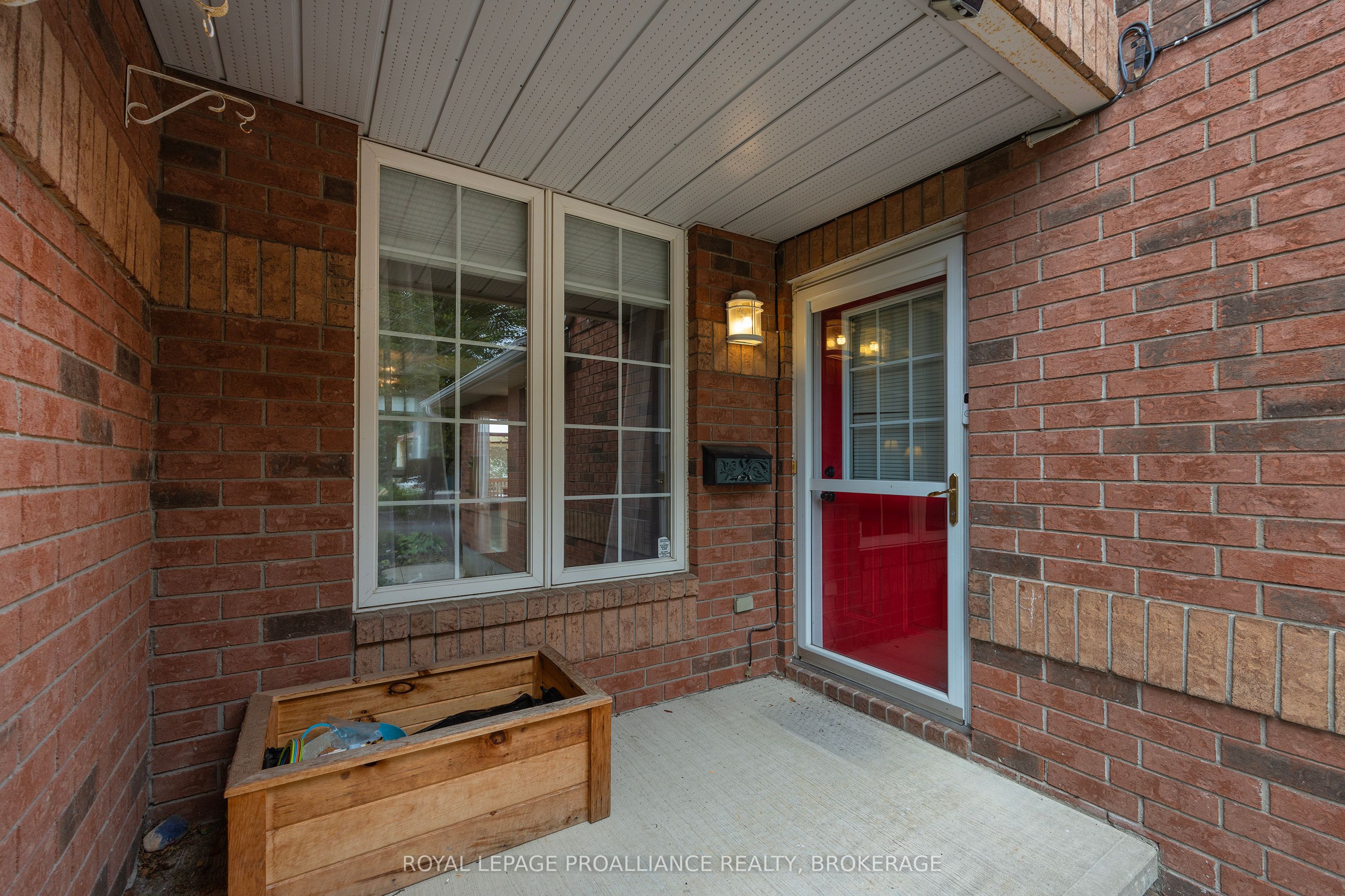 562 Quail Court, Kingston, ON K7M 8Z3 photo 4