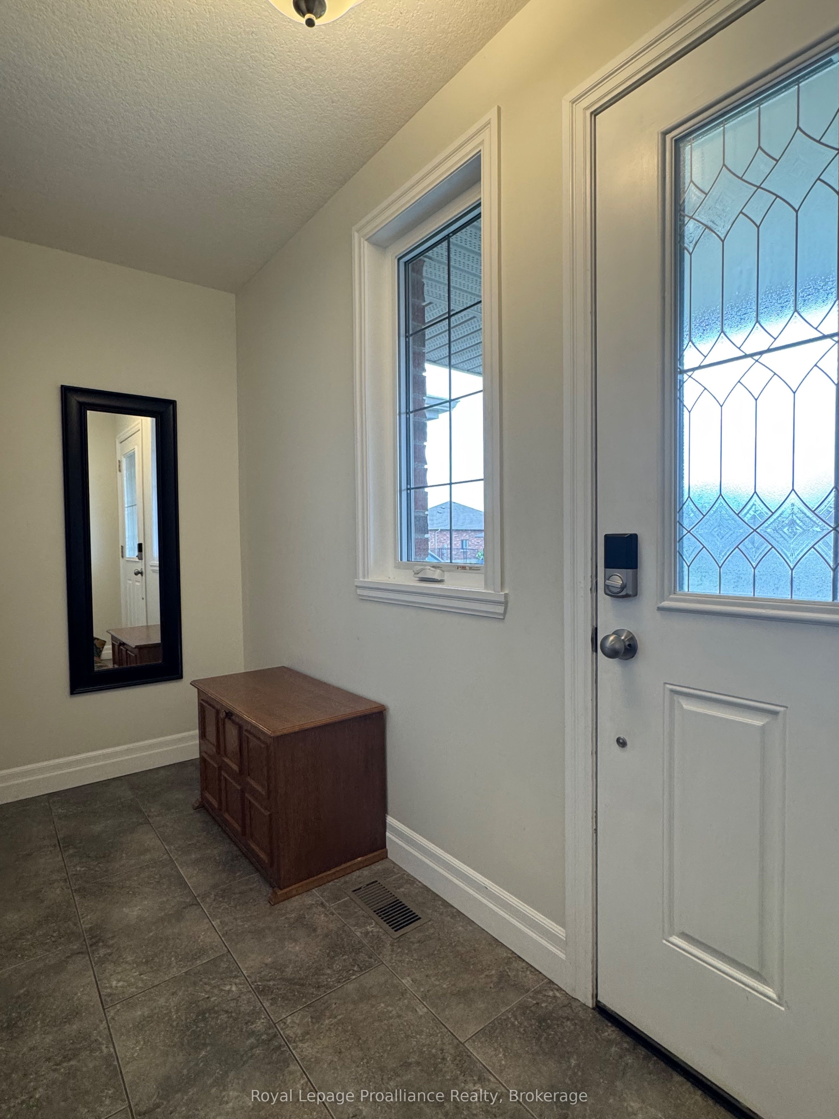 19 McIntosh Crescent, Quinte West, ON K8V 0G1 photo 3