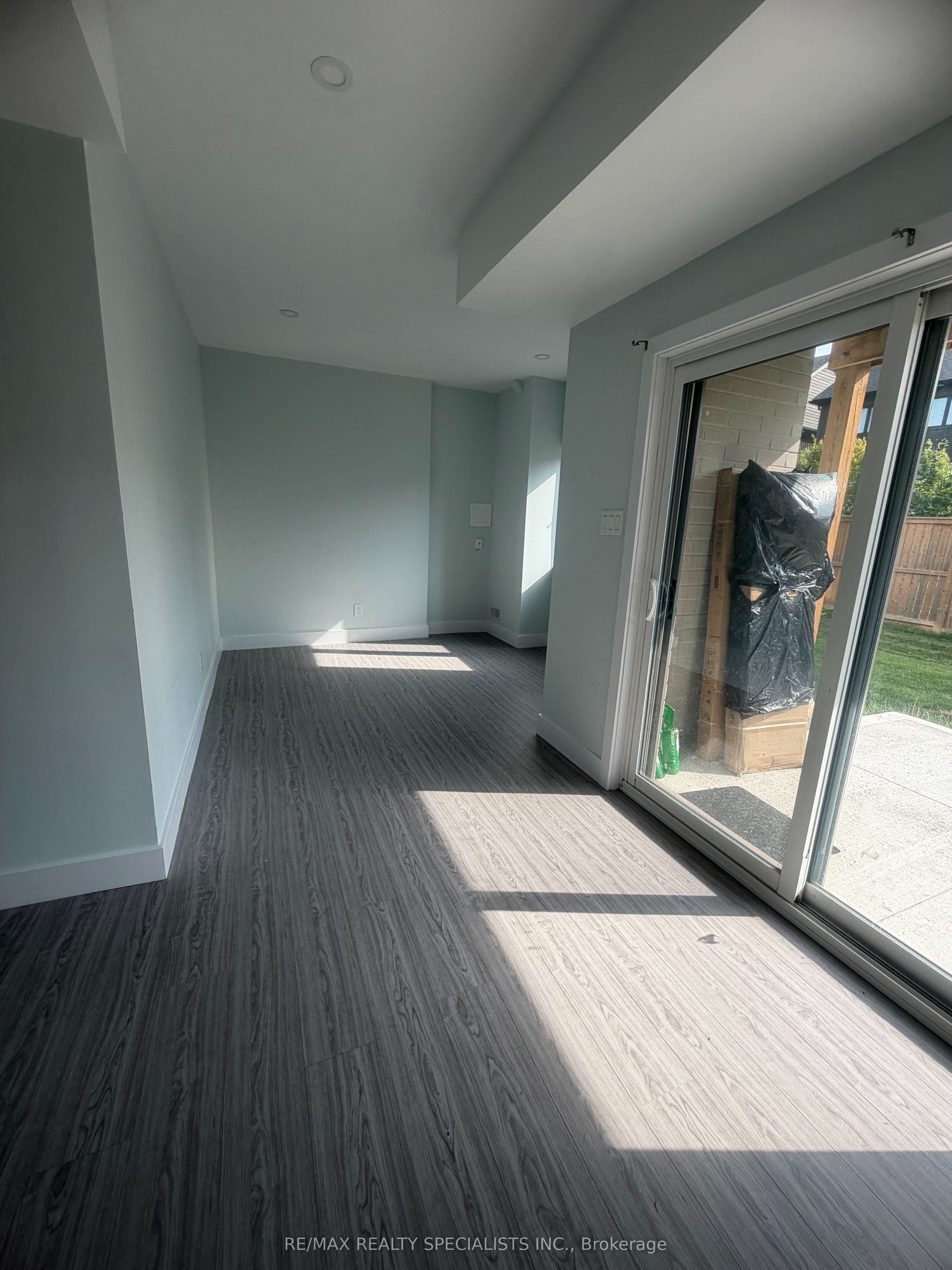45 Ferris Circle LOWER, Guelph, ON N1G 0H2