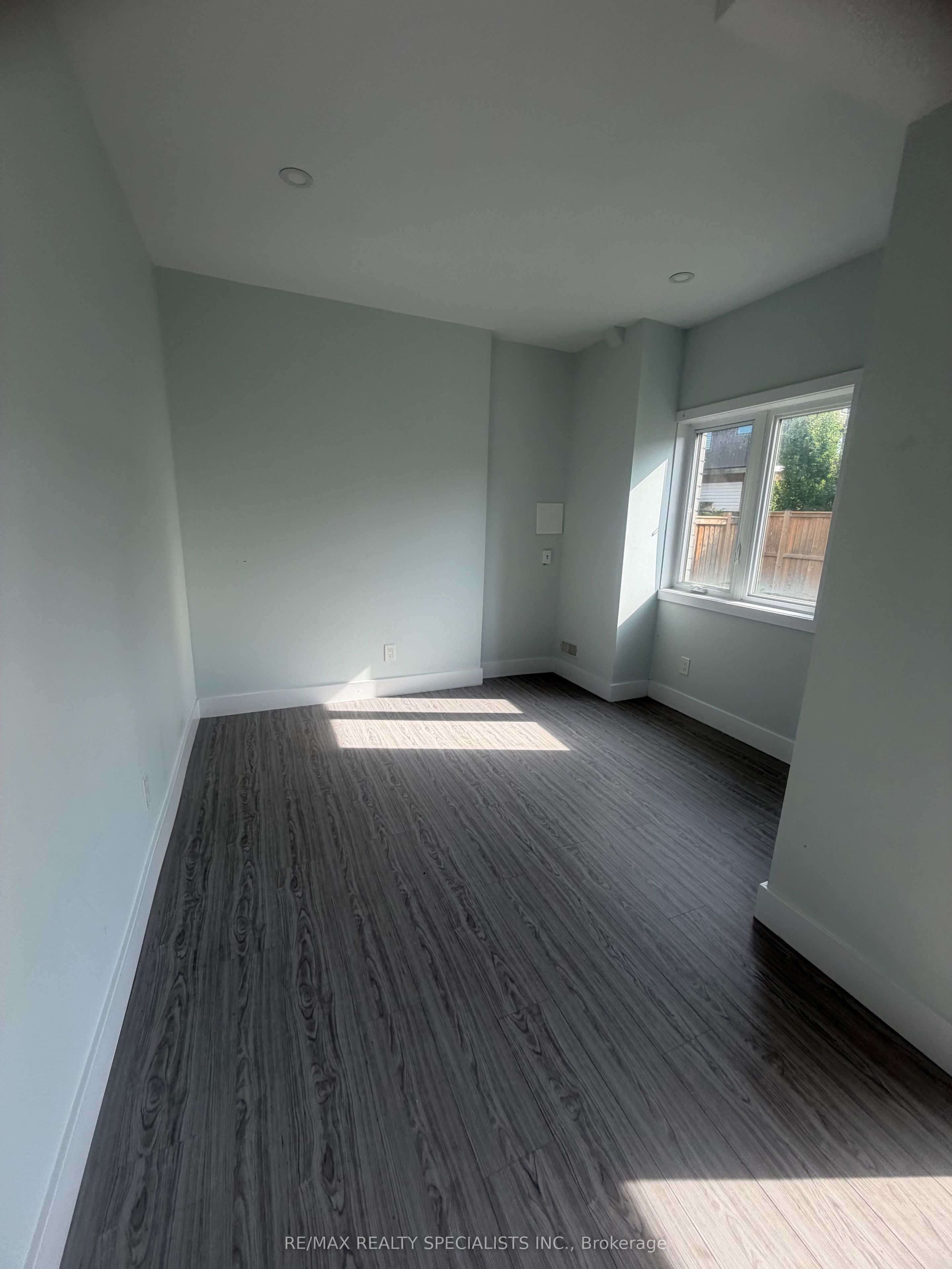45 Ferris Circle LOWER, Guelph, ON N1G 0H2 photo 3