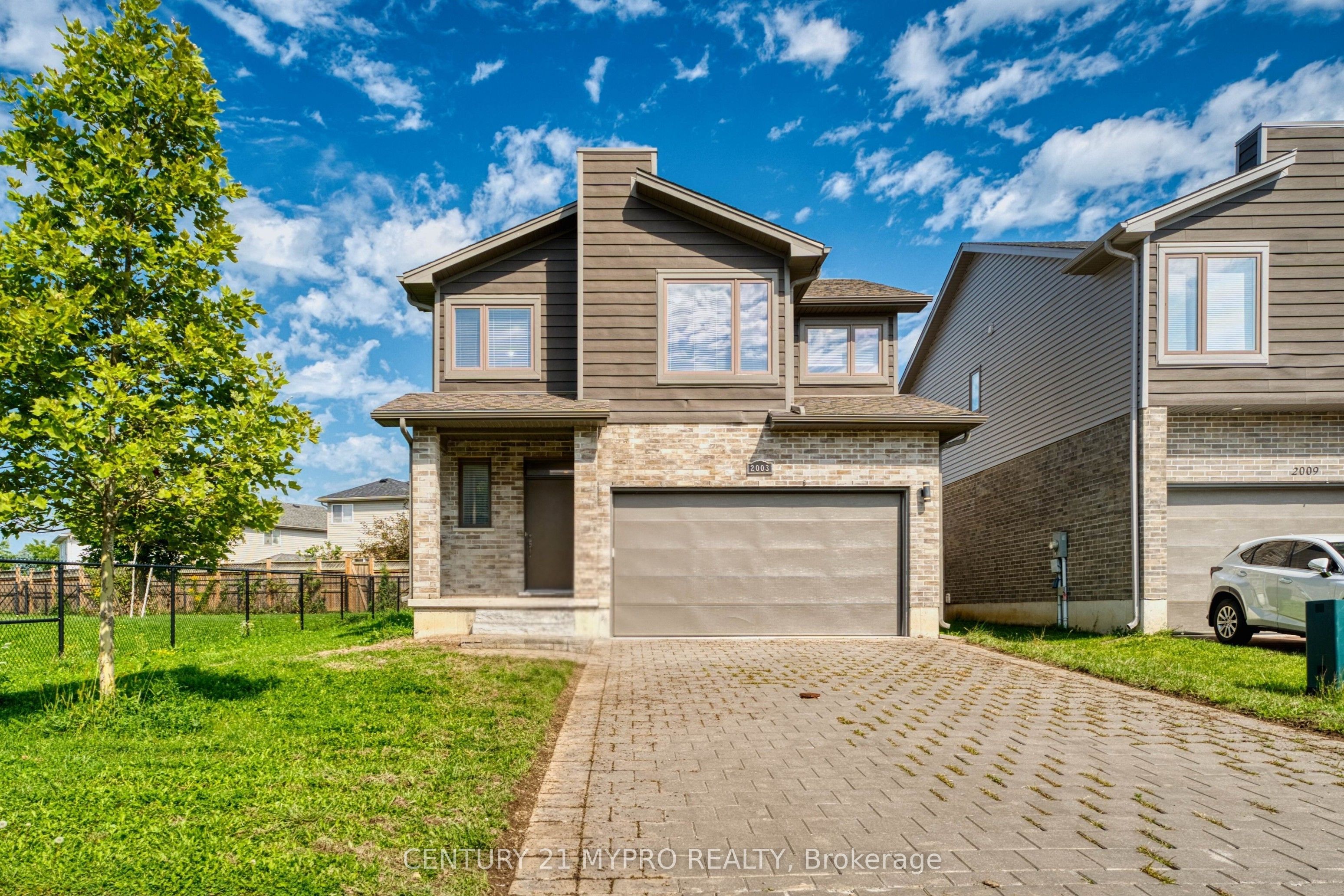2003 CLAYRIDGE Way, London North, ON N6G 5K5