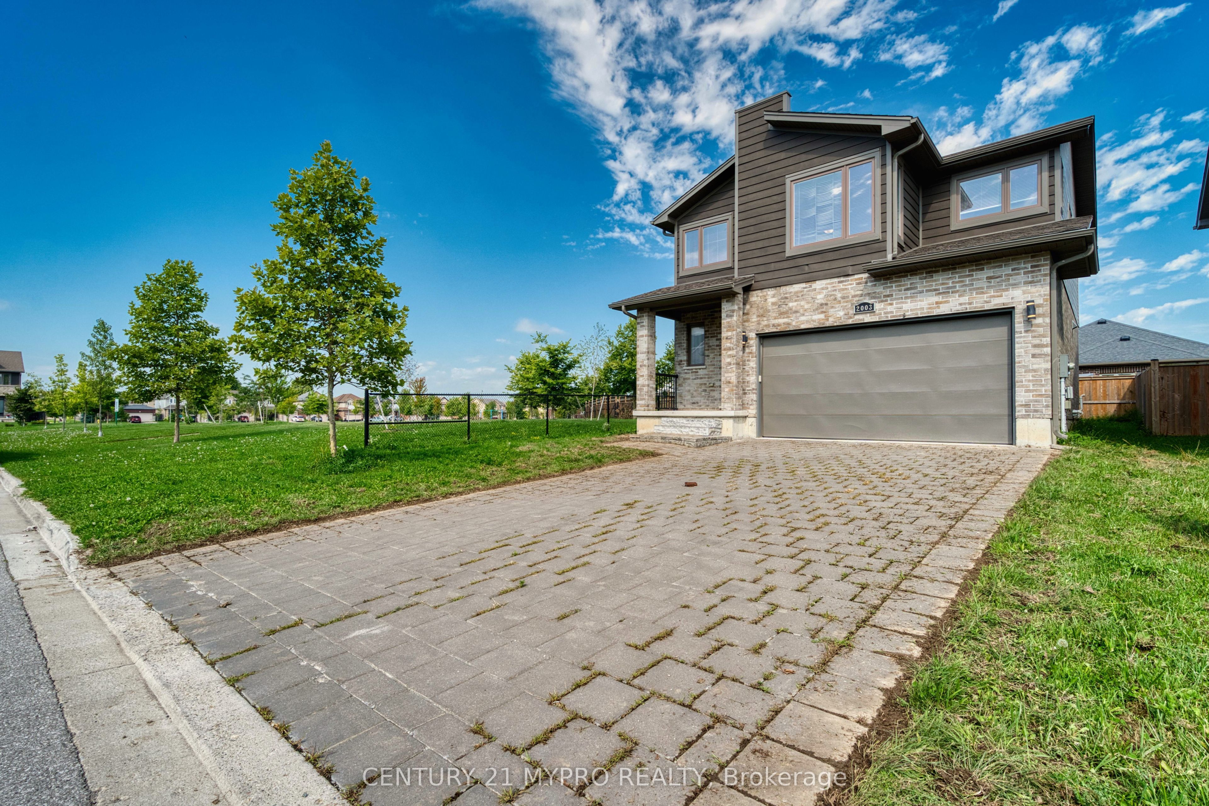 2003 CLAYRIDGE Way, London North, ON N6G 5K5 photo 2
