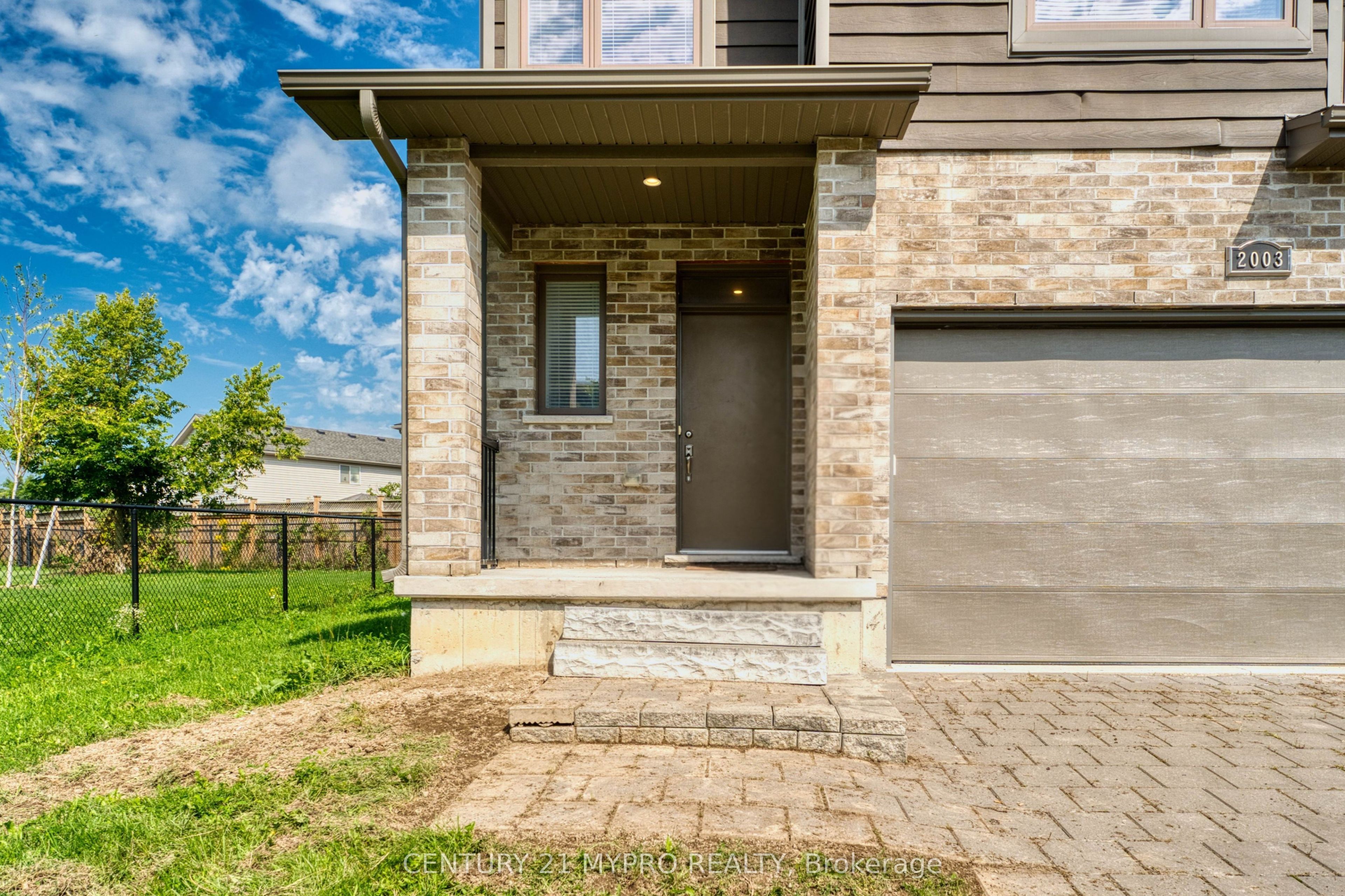 2003 CLAYRIDGE Way, London North, ON N6G 5K5 photo 3
