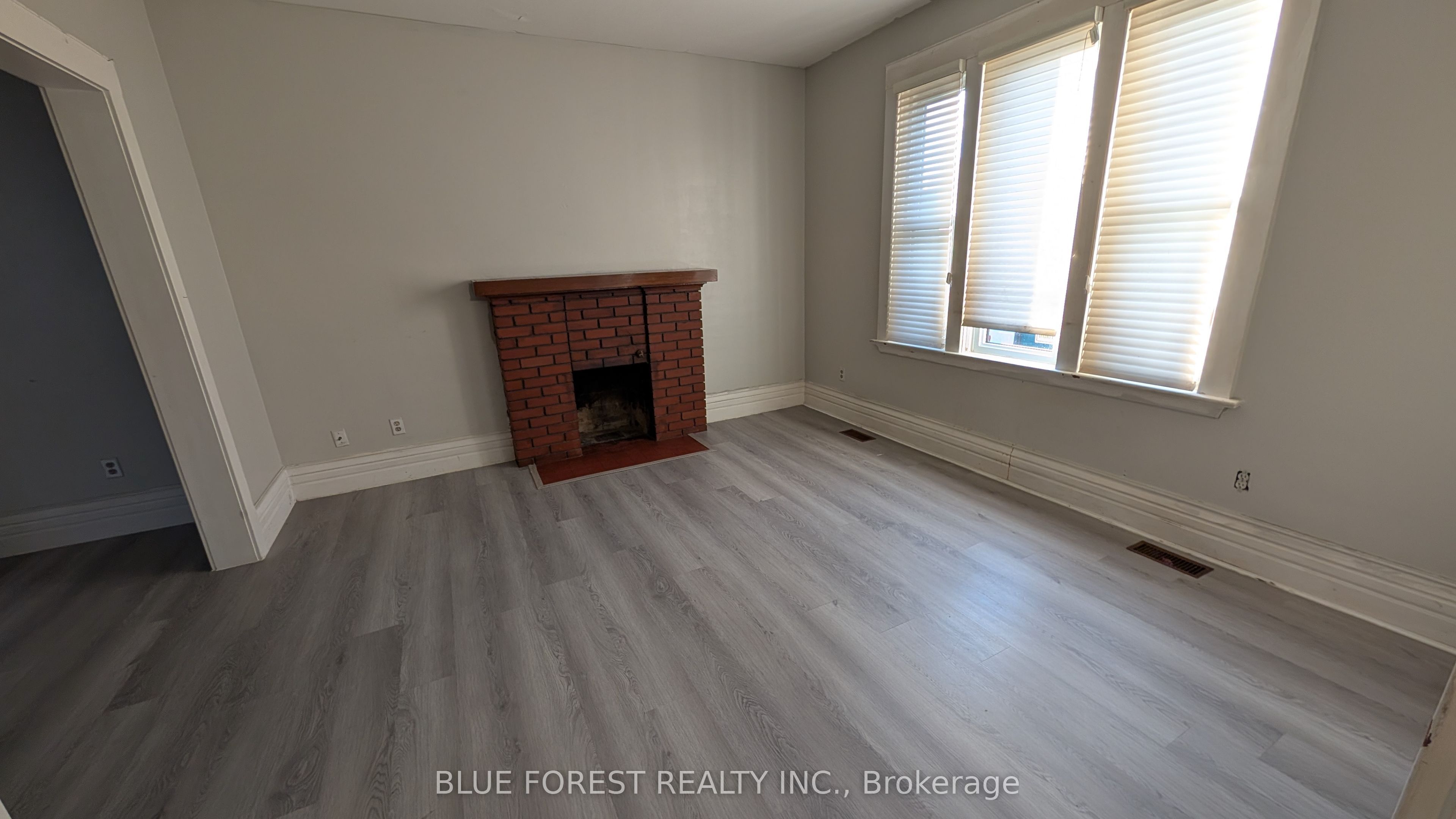 867 Queens Avenue, London East, ON N5W 3H7 photo 3