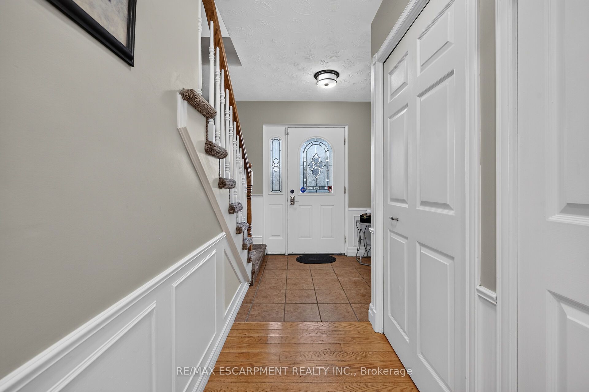 253 Highridge Avenue, Hamilton, ON L8E 3P6 photo 3