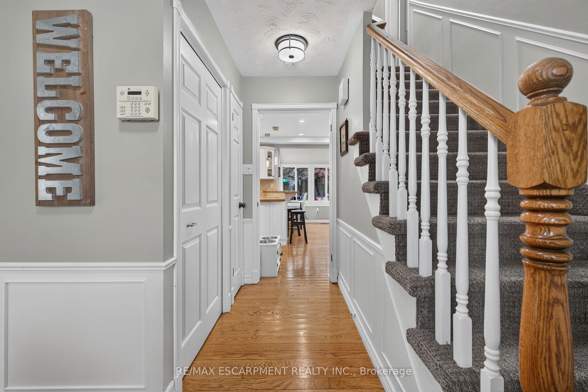 253 Highridge Avenue, Hamilton, ON L8E 3P6 photo 4