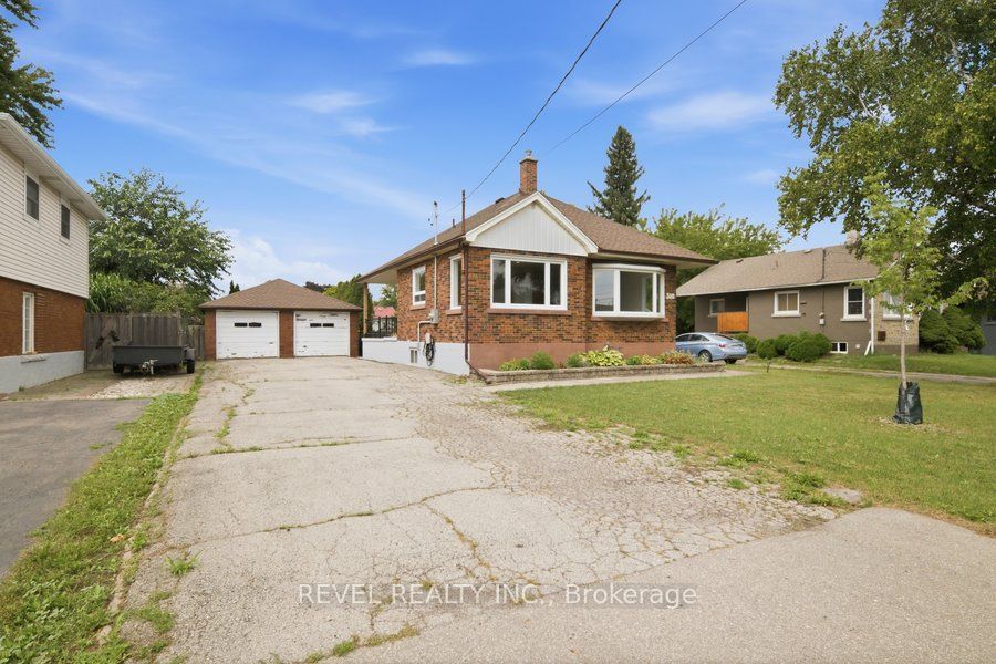 310 Caledon Avenue, Hamilton, ON L9C 3E2