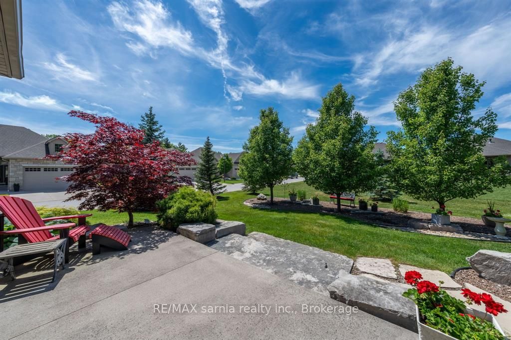 1130 Mike Weir Drive 71, Sarnia, ON N0N 1C0 photo 2