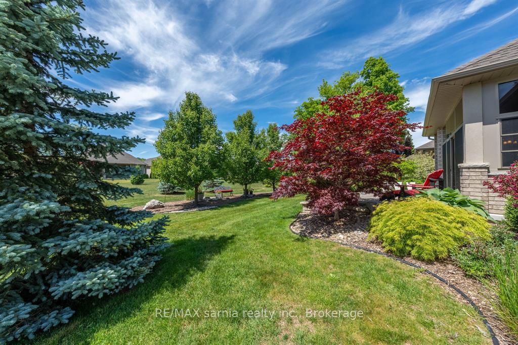 1130 Mike Weir Drive 71, Sarnia, ON N0N 1C0 photo 3