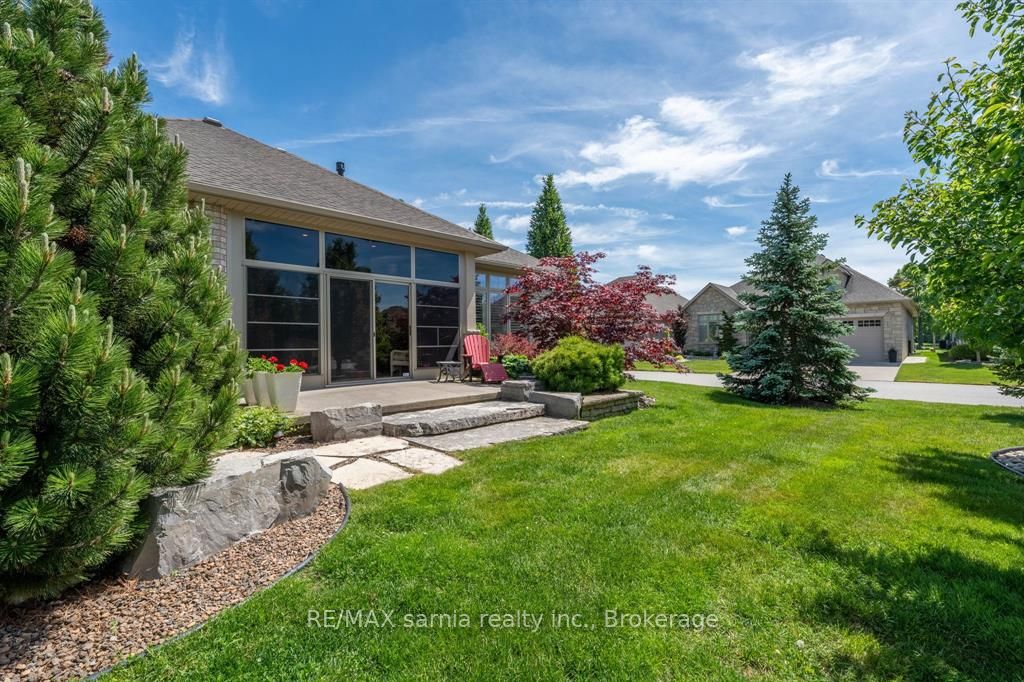 1130 Mike Weir Drive 71, Sarnia, ON N0N 1C0 photo 4