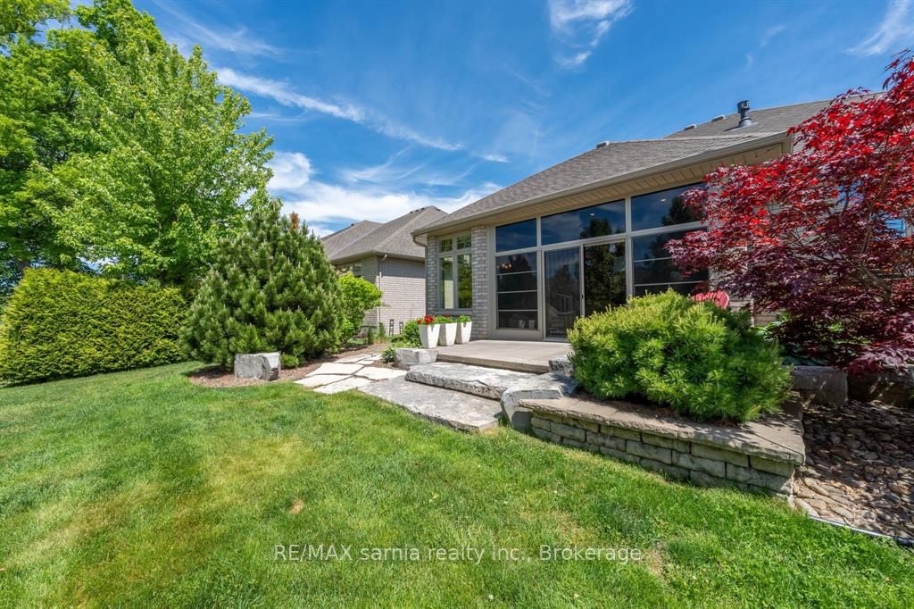 1130 Mike Weir Drive 71, Sarnia, ON N0N 1C0 photo 5
