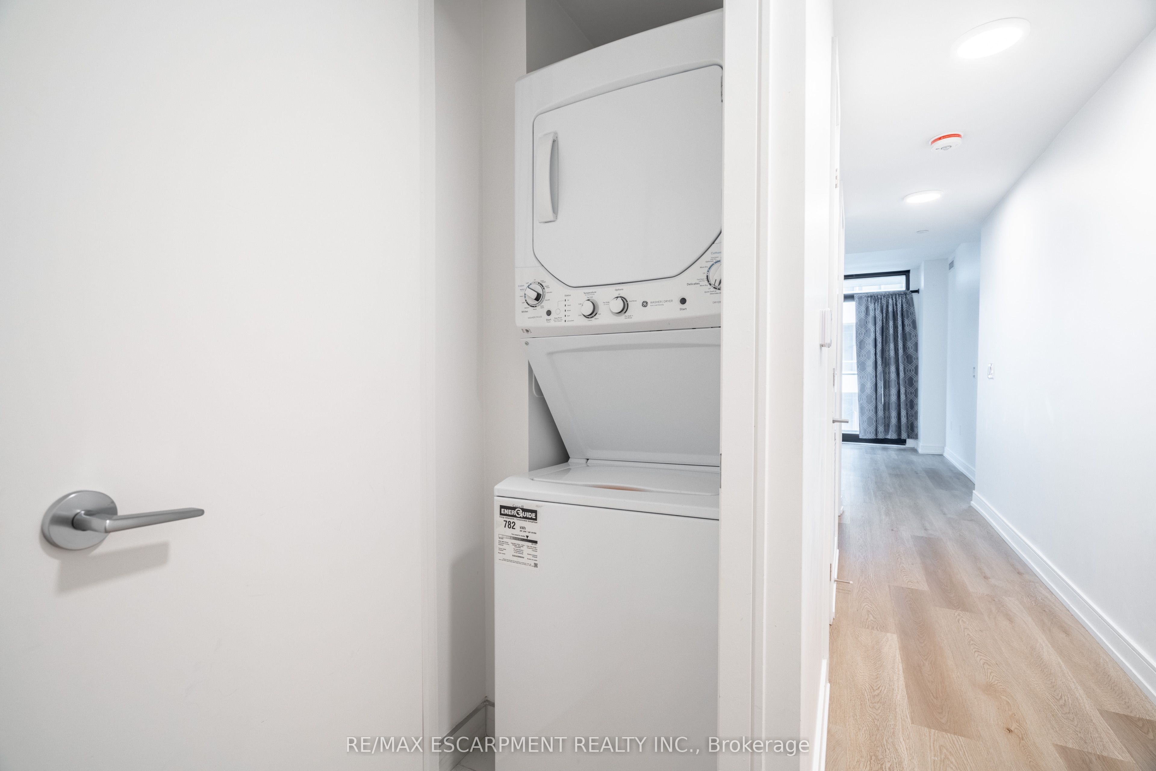 1 Jarvis Street 1219, Hamilton, ON L8R 3J2 photo 5