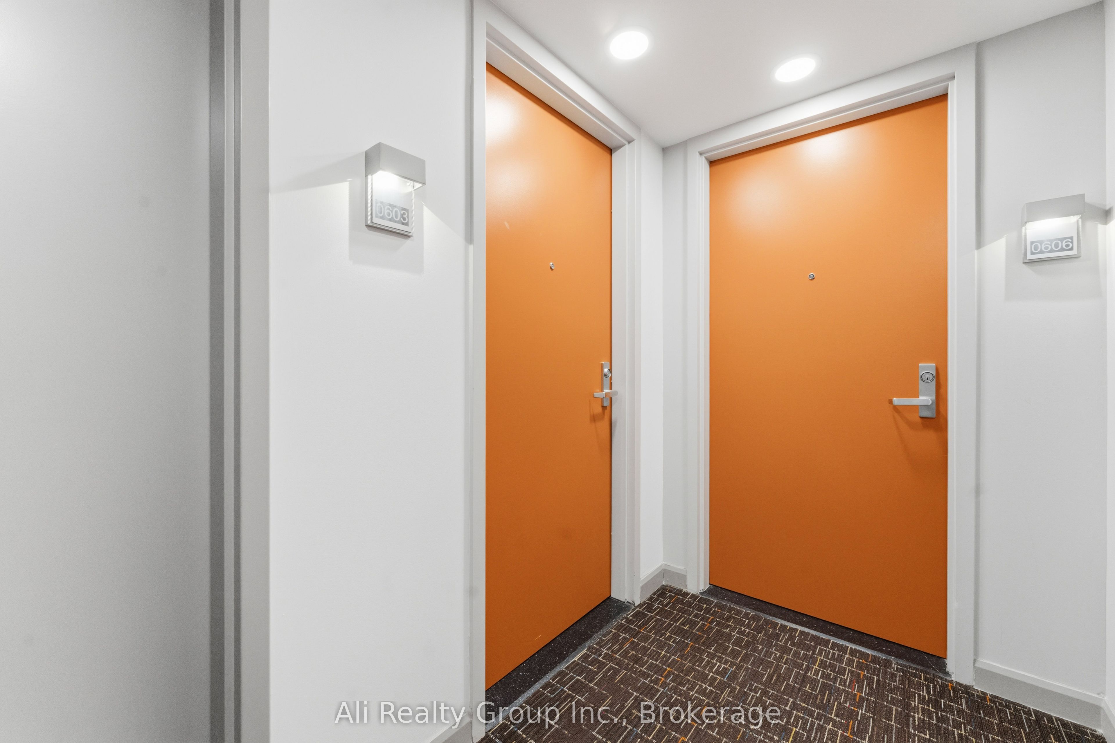 105 Champagne Avenue S 603, Dows Lake - Civic Hospital and Area, ON K1S 5E5 photo 2