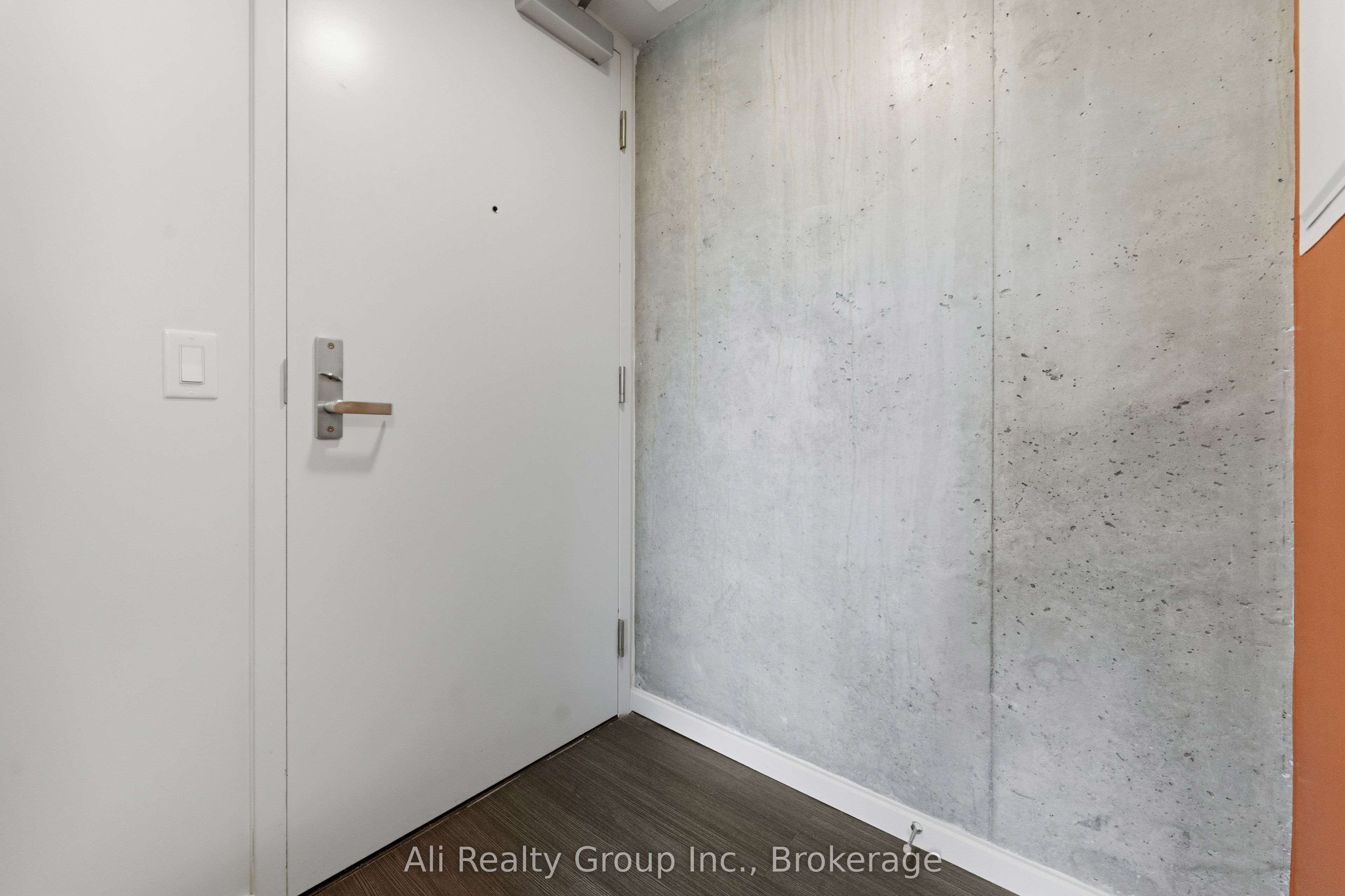 105 Champagne Avenue S 603, Dows Lake - Civic Hospital and Area, ON K1S 5E5 photo 3