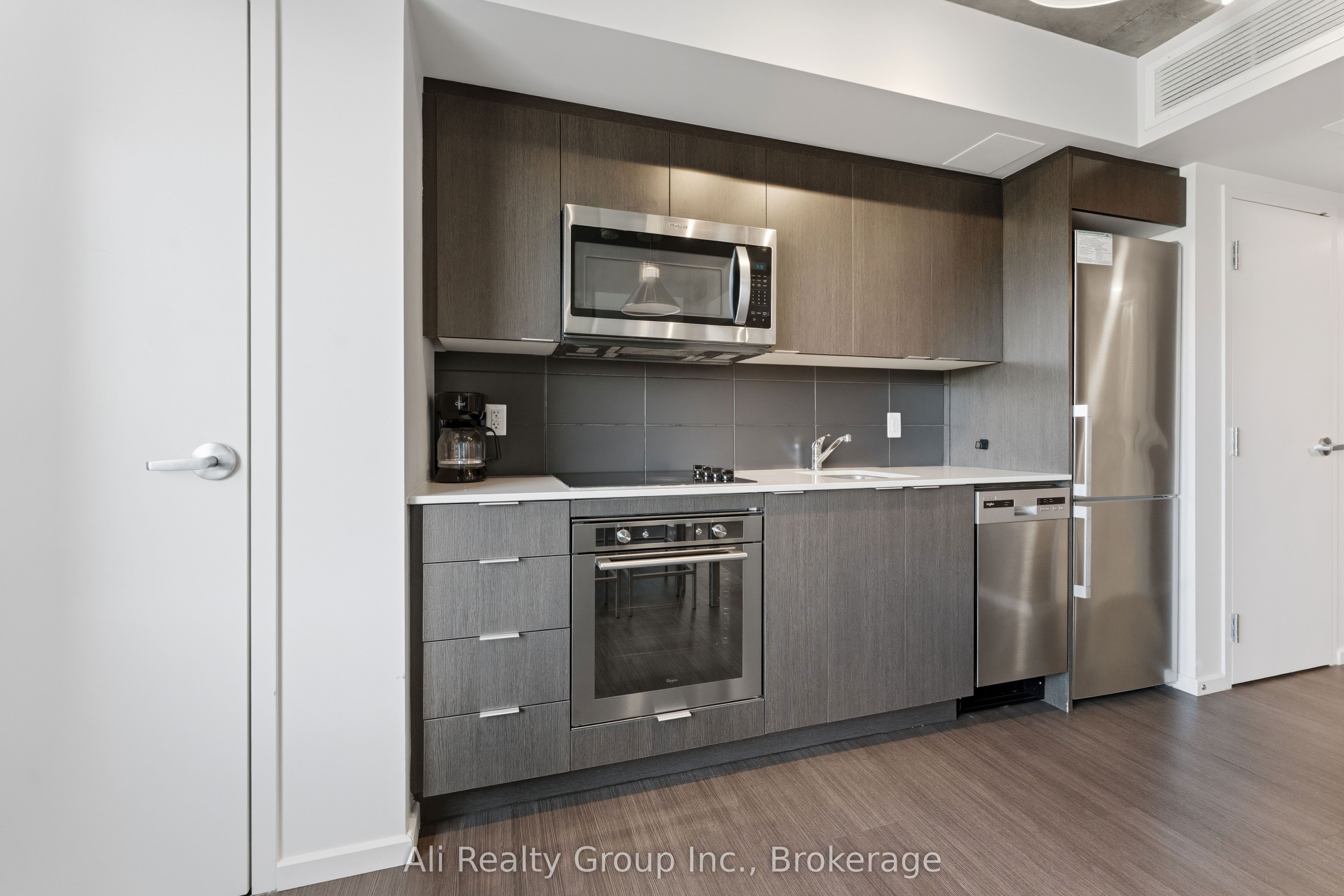 105 Champagne Avenue S 603, Dows Lake - Civic Hospital and Area, ON K1S 5E5 photo 4