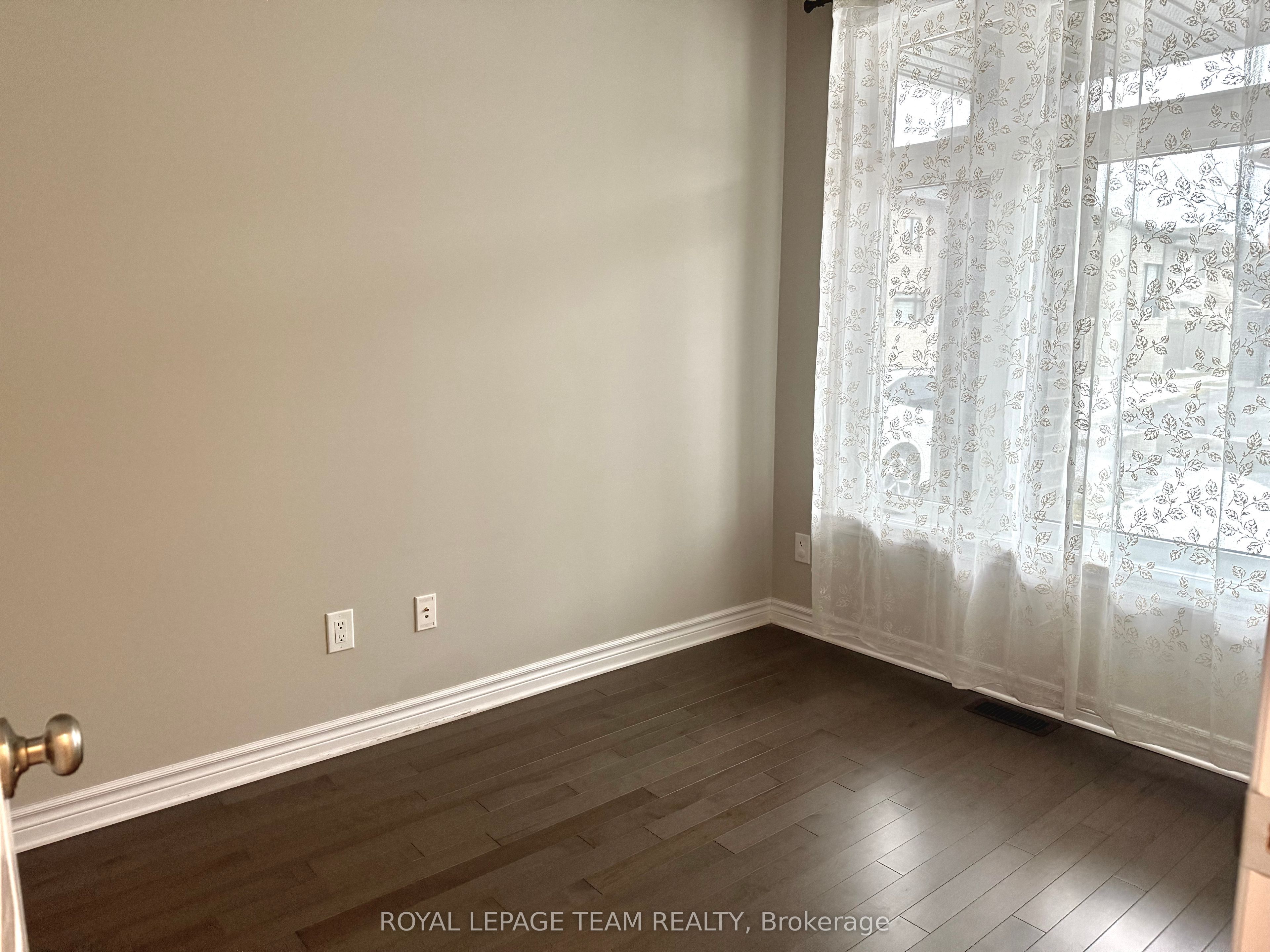 82 WARRIOR Street, Kanata, ON K2V 0M2 photo 3