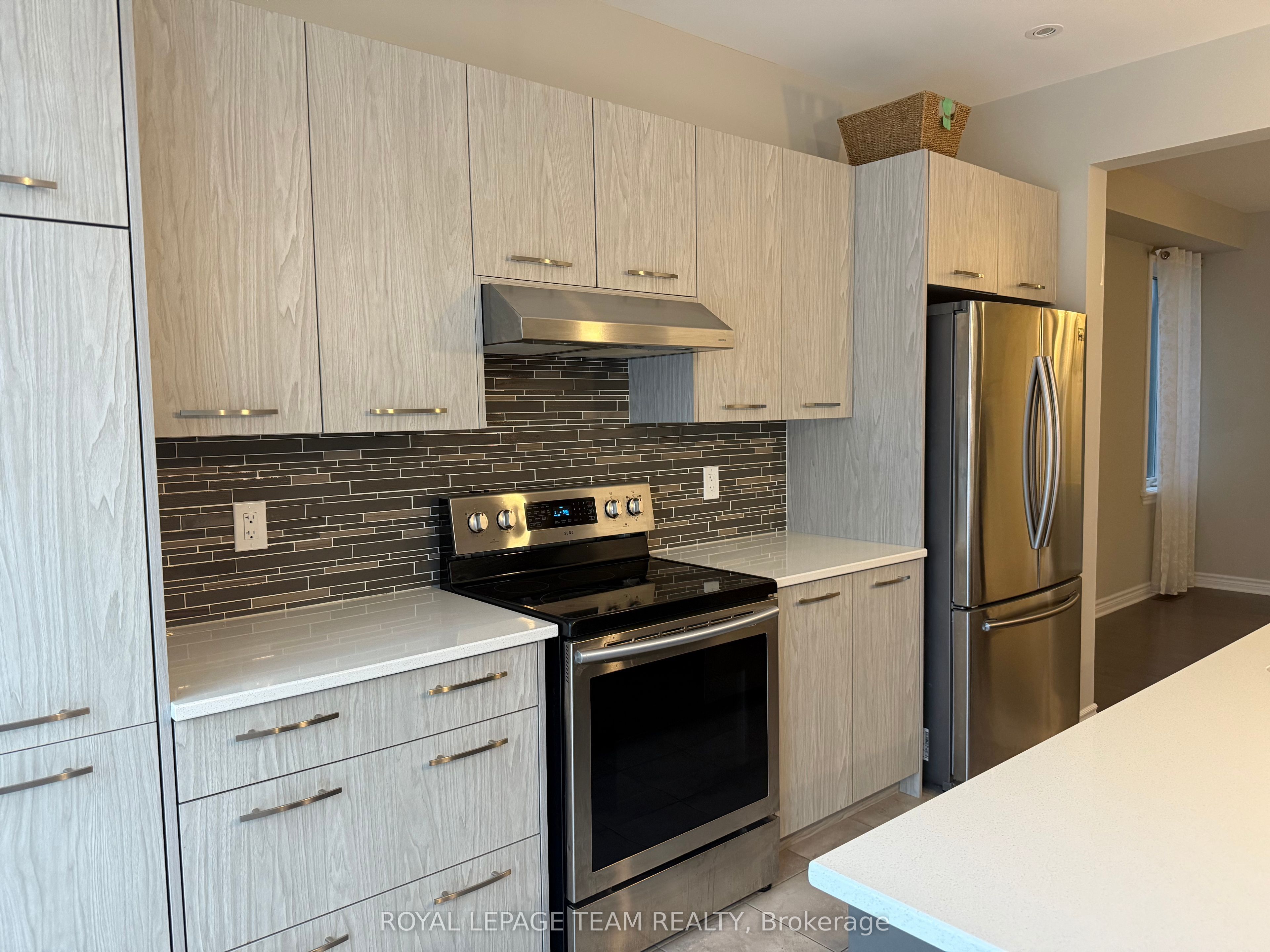 82 WARRIOR Street, Kanata, ON K2V 0M2 photo 5
