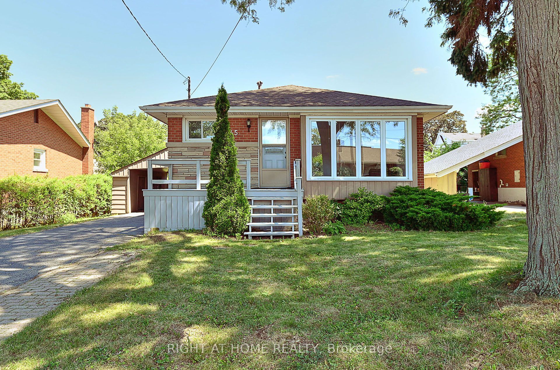 245 West 33rd Street, Hamilton, ON L9C 5J7