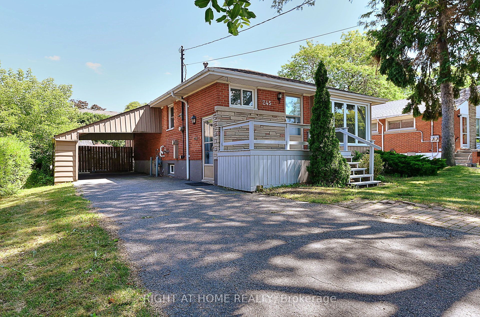 245 West 33rd Street, Hamilton, ON L9C 5J7 photo 2