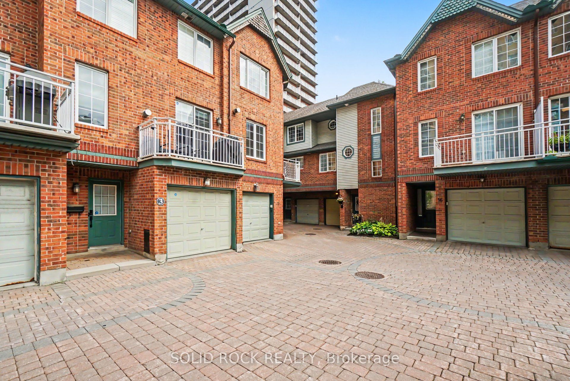 5 Beckington Private, Ottawa Centre, ON K2P 2N5 photo 3