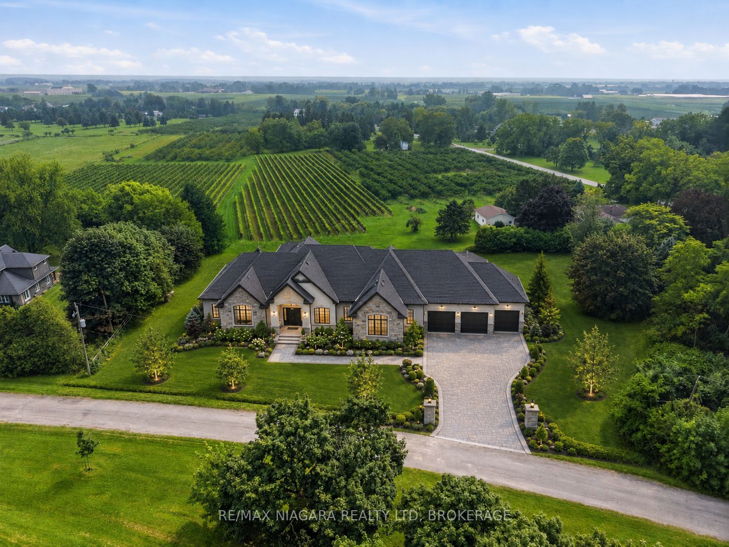 1611 Lakeshore Road, Niagara-on-the-Lake, ON L0S 1J0 photo 3