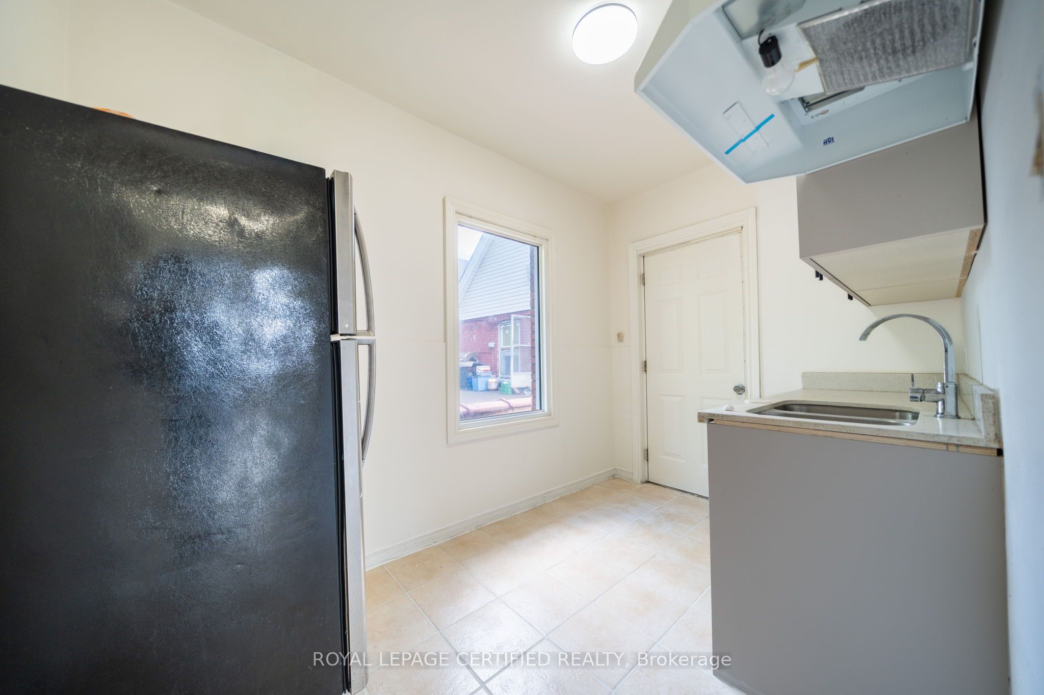 10 Fairleigh Avenue N, Hamilton, ON L8L 6H2 photo 5