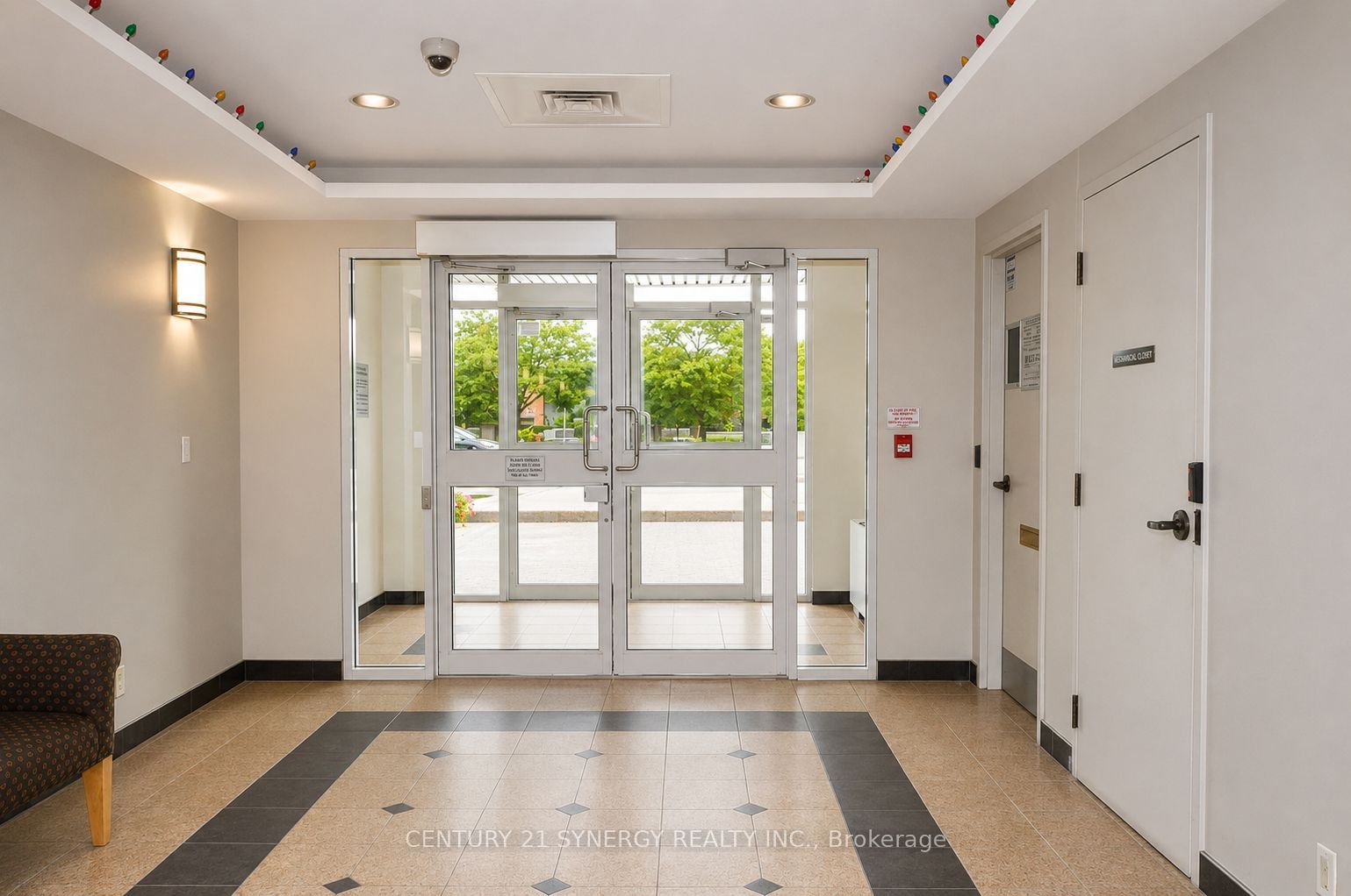 120 Grant Carman Drive 909, Cityview - Parkwoods Hills - Rideau Shore, ON K2E 1C8 photo 4
