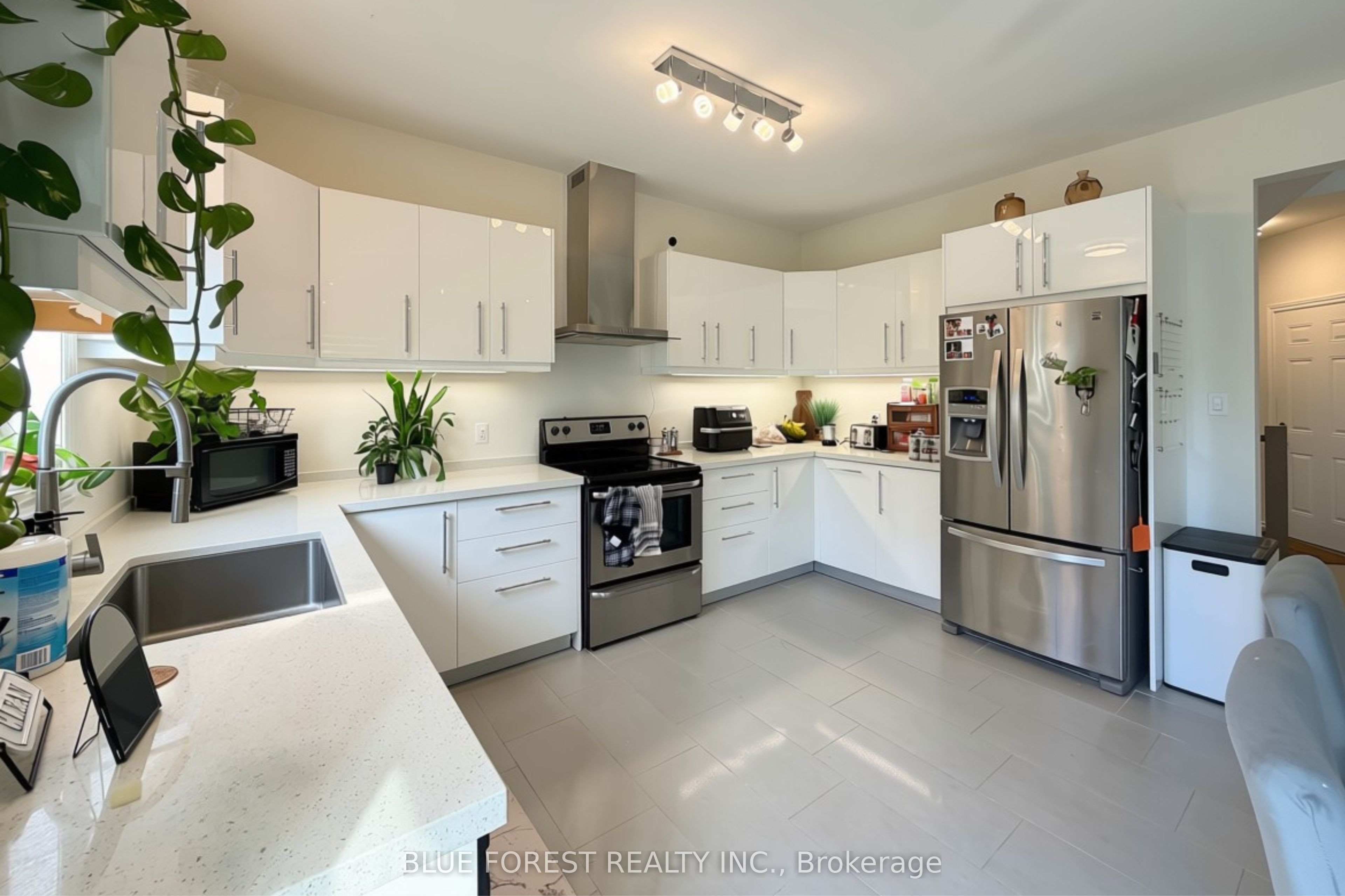 3584 Singleton Avenue, London South, ON N6L 0C9 photo 5