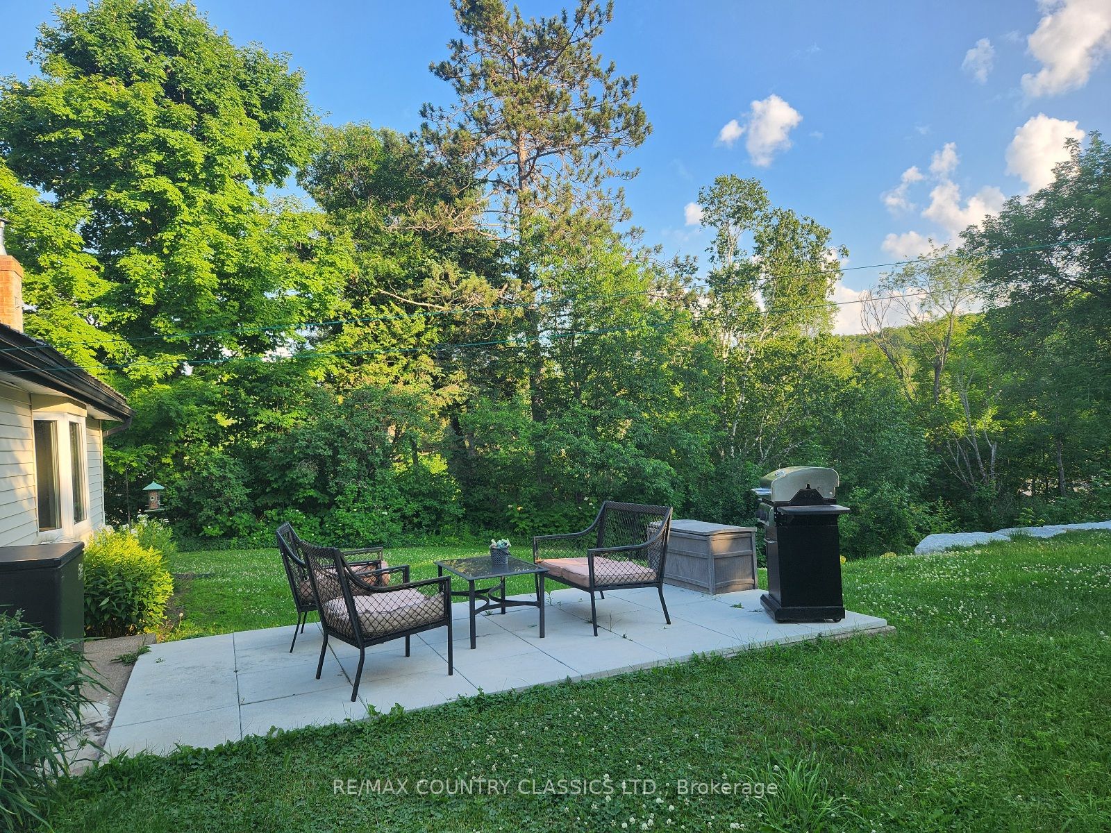 12 Hastings Street S, Bancroft, ON K0L 1C0 photo 3