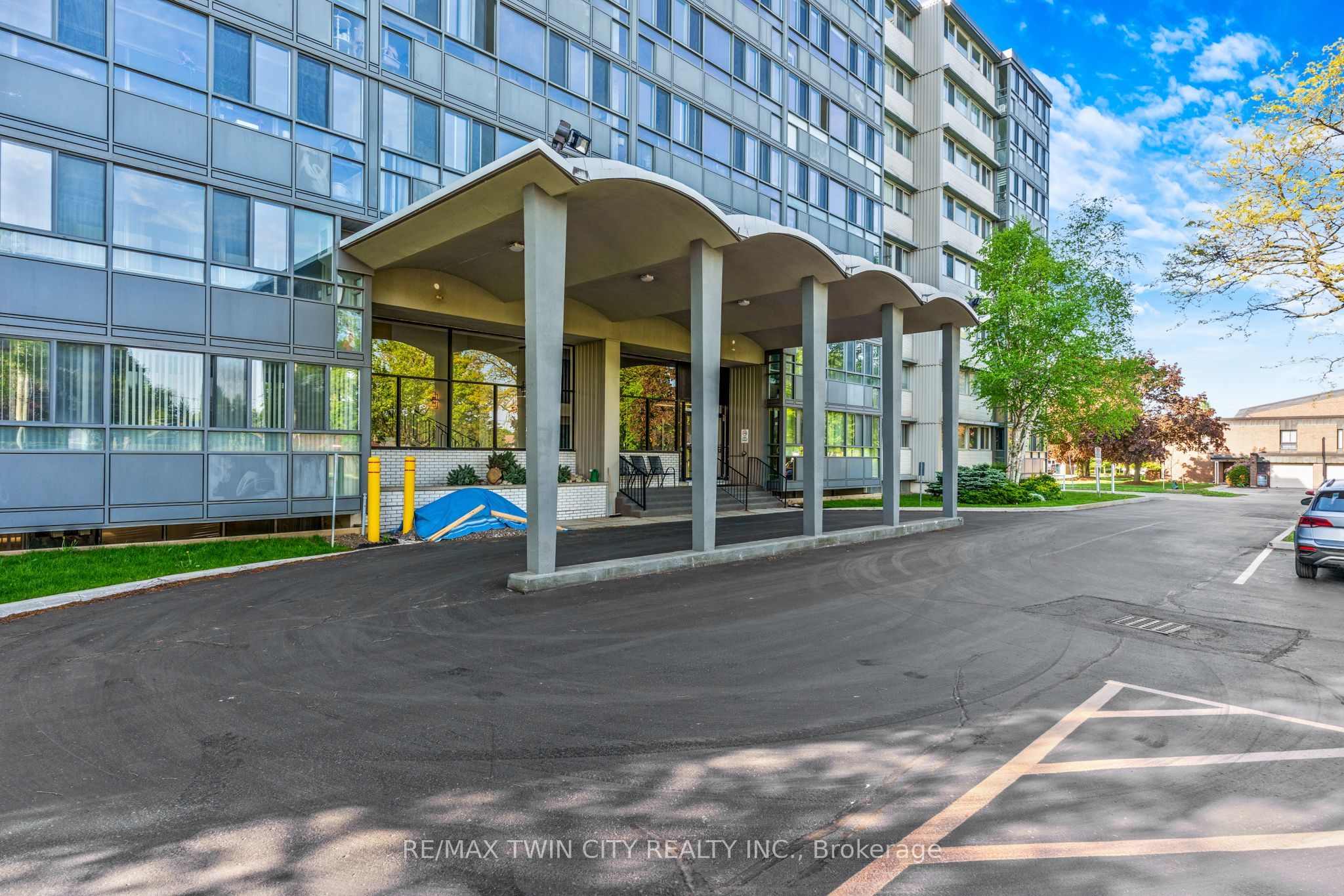 24 Midland Drive 306, Kitchener, ON N2A 2A8 photo 3