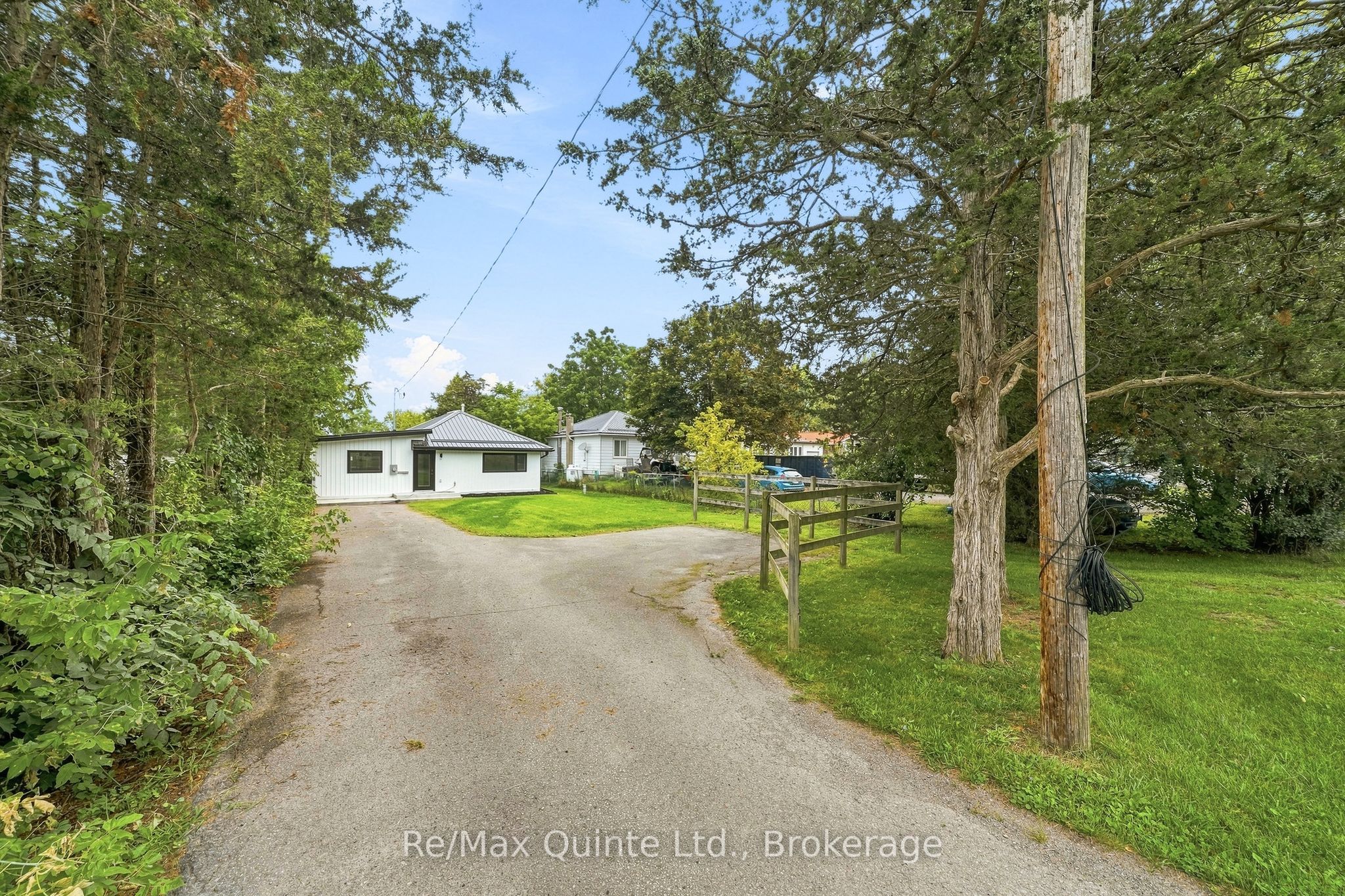 417 County Road 28, Prince Edward County, ON K8P 3J1 photo 2