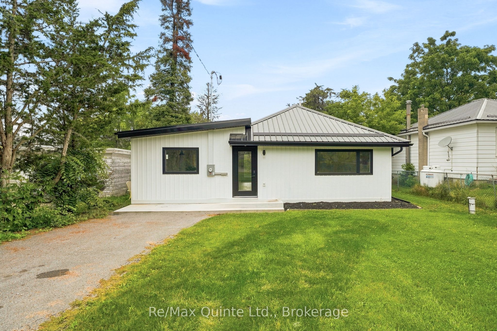 417 County Road 28, Prince Edward County, ON K8P 3J1