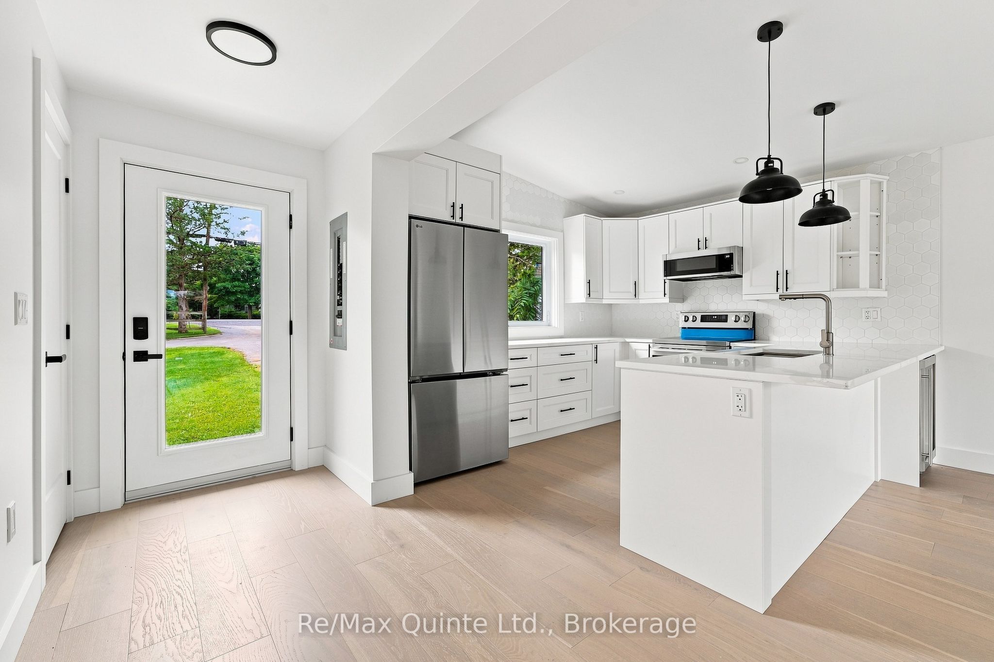 417 County Road 28, Prince Edward County, ON K8P 3J1 photo 4