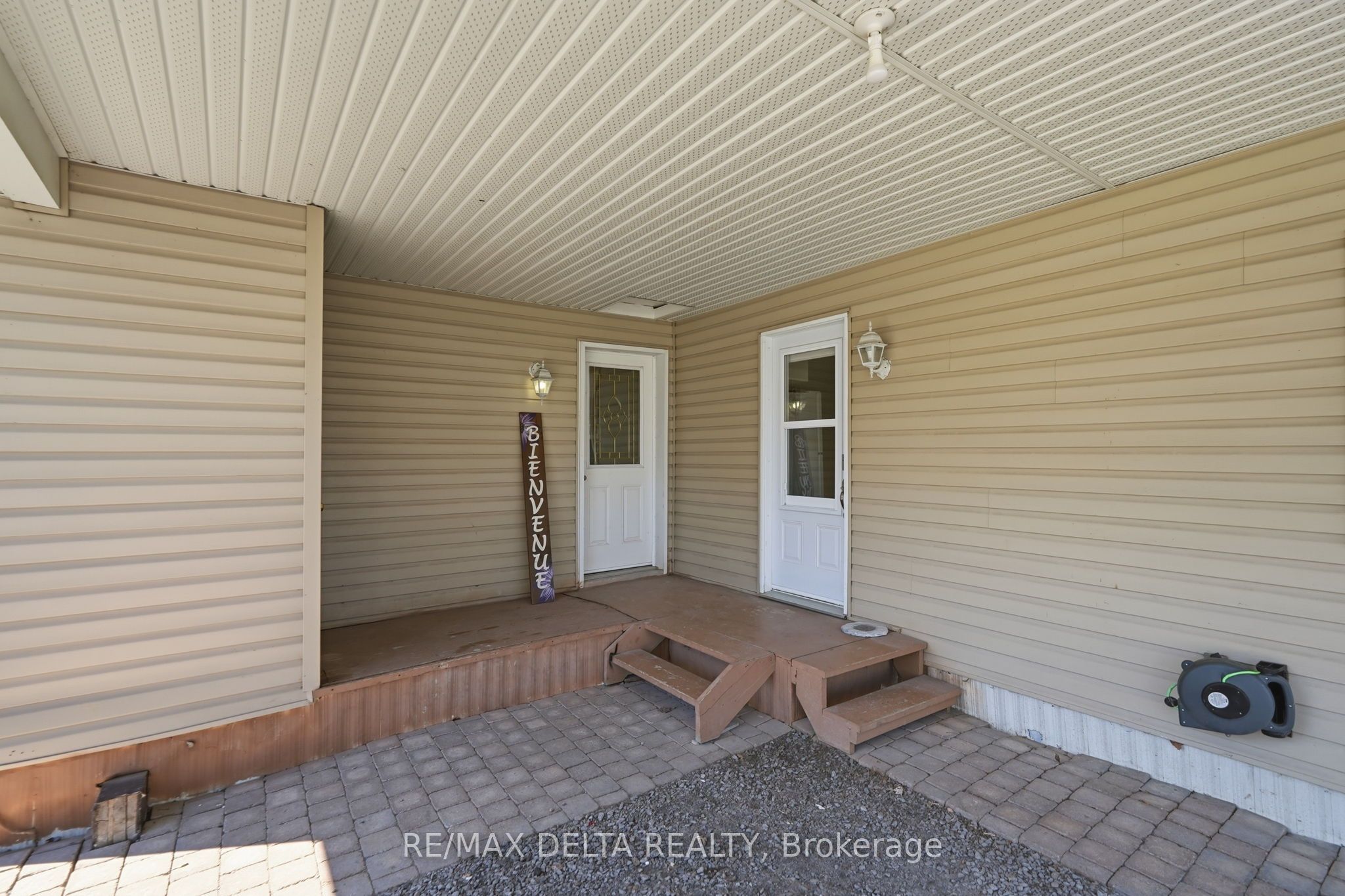 8250 County Road 17 Road, Clarence-Rockland, ON K4K 1K7 photo 3