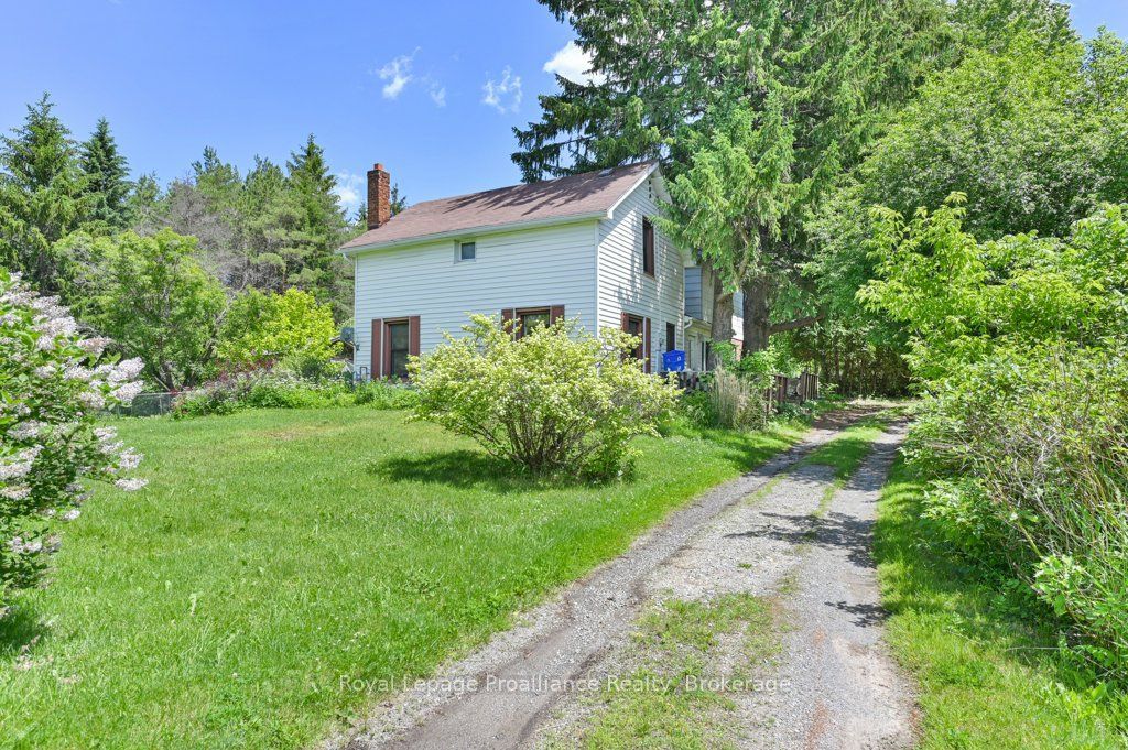 2014 Foxboro-Stirling Road, Quinte West, ON K0K 3E0 photo 2